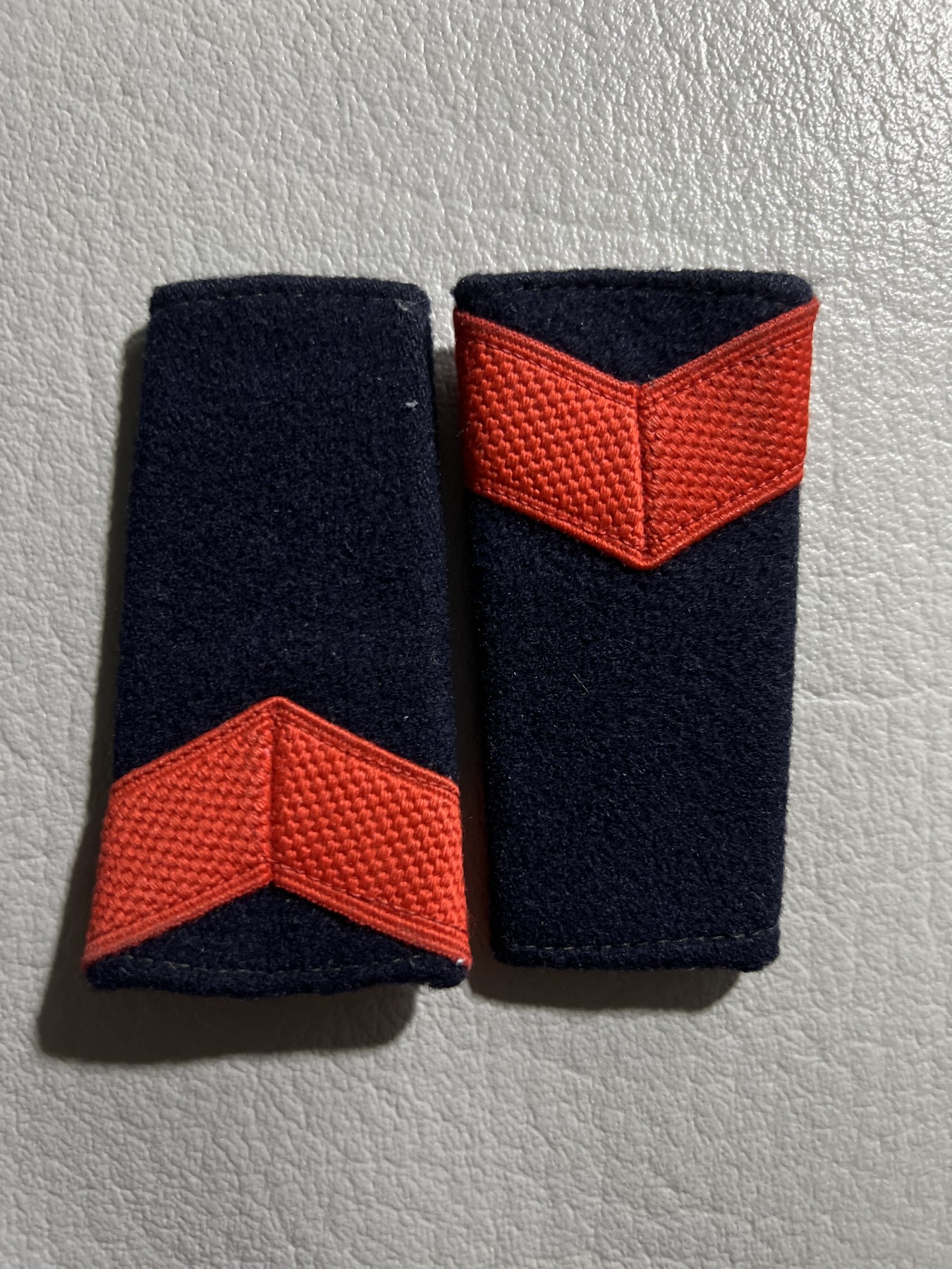 第一次麦稀奇拍卖 法国海军肩章