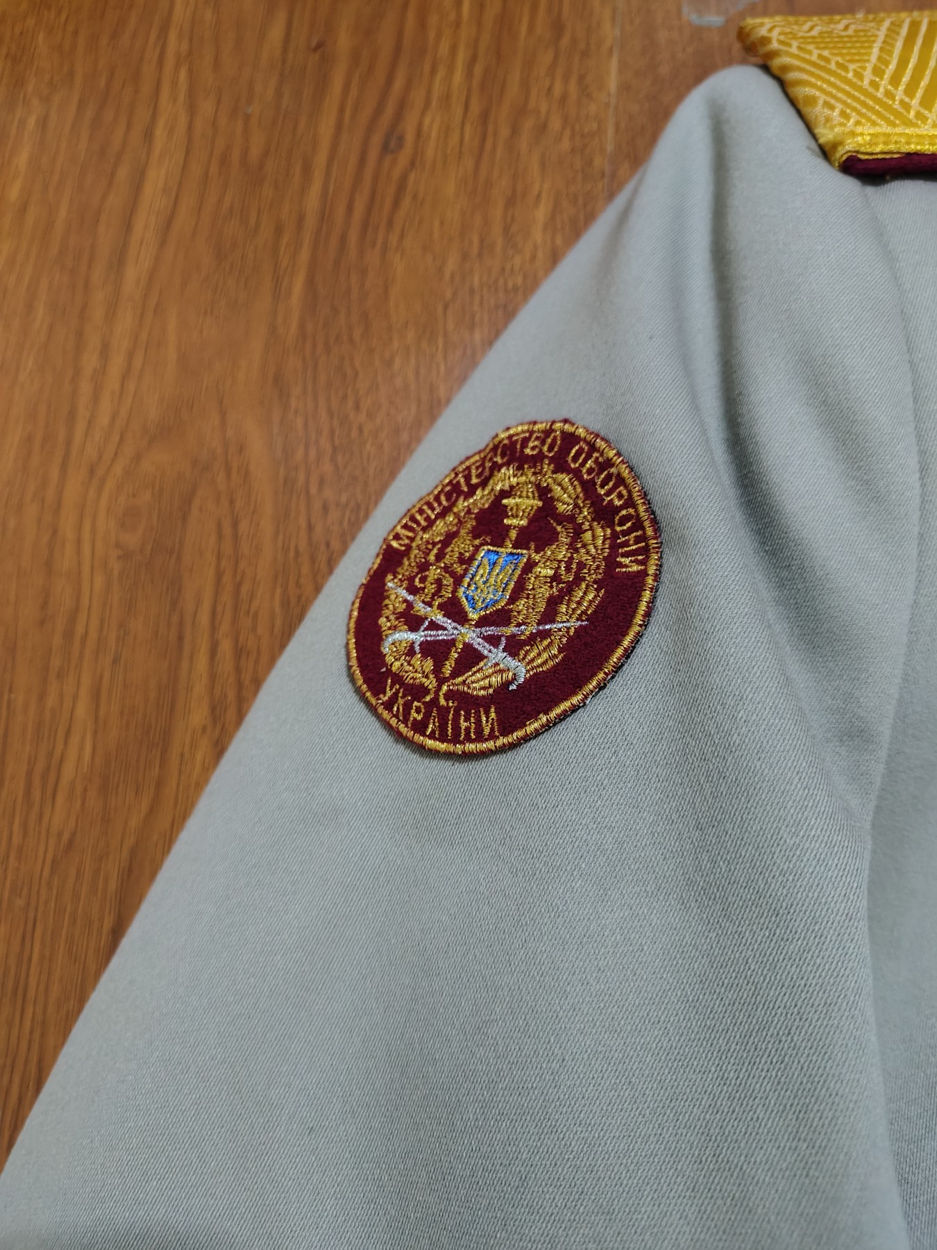 全场0元起拍 第72期 咸鱼国勋章拍卖专场 7月12日（周三）下午6：00开始 乌克兰94条例灰色将官出行礼服一套 胸围130肩宽55 衣长89 袖长68 腰围110 裤长115