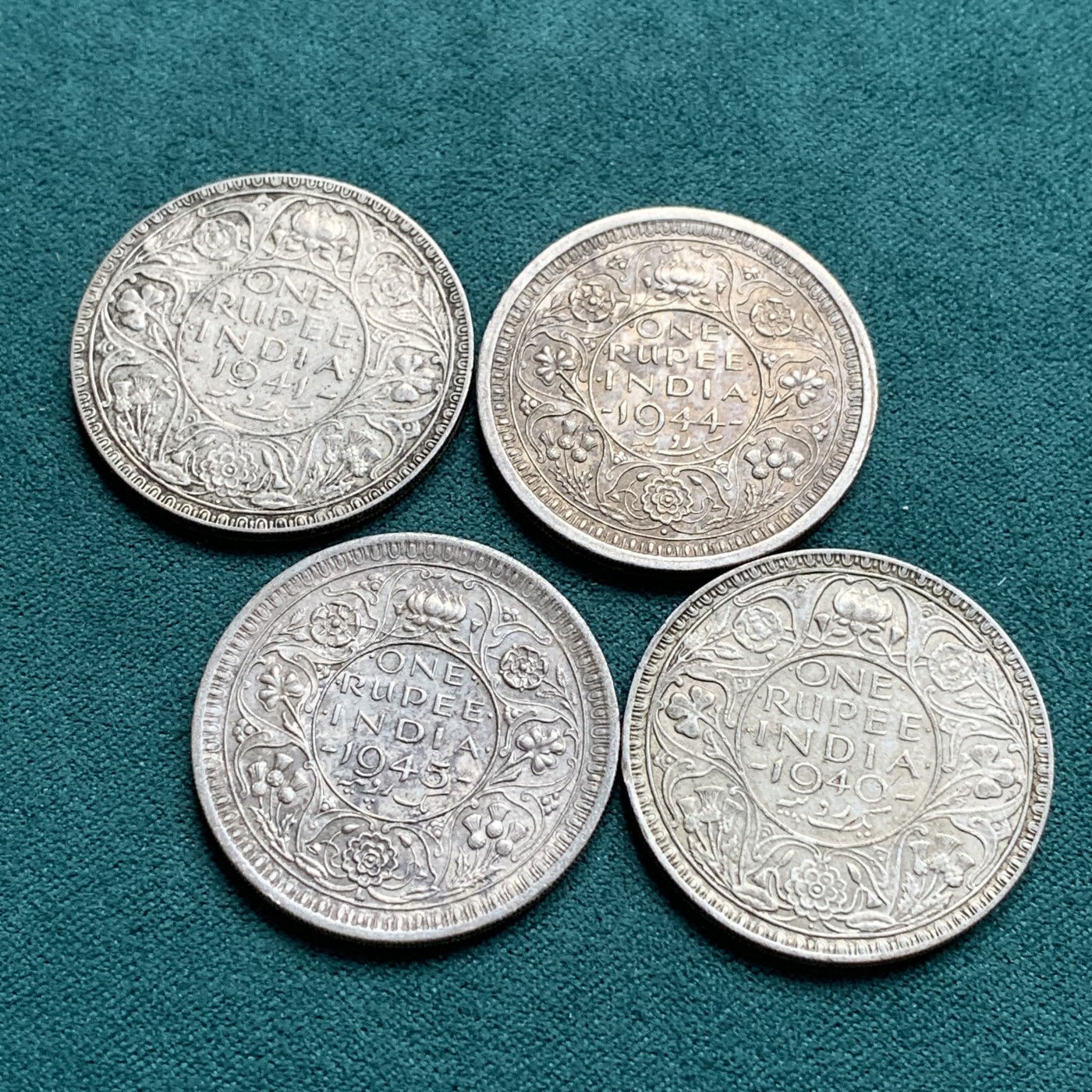 《竞宝斋》第180场-周日，周一2场 (全场包邮) 英属印度乔治六世一卢比银币4枚