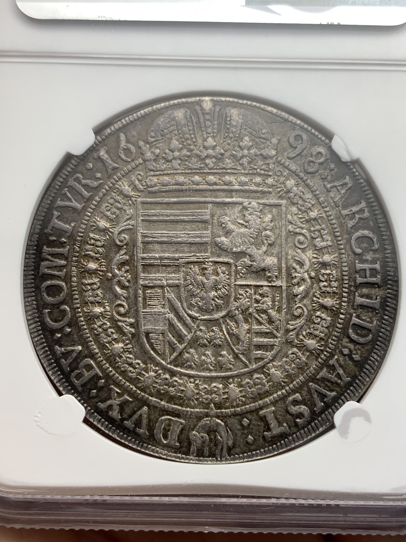 《竞宝斋》第180场-周日，周一2场 (全场包邮) 亚军分 NGC MS63 神圣罗马帝国1698/7骑字版 大波浪 猪嘴 泰勒 银币 打制均匀 状态非常好