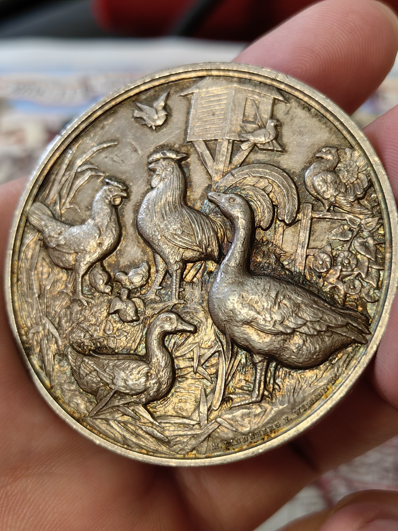 橡树集藏-006场 海纳百川 1887年普鲁士高级成就银章，家庭农场。51.2mm，60g。镜面工艺绚丽包浆。高浮雕。正面的动物雕刻非常漂亮。，