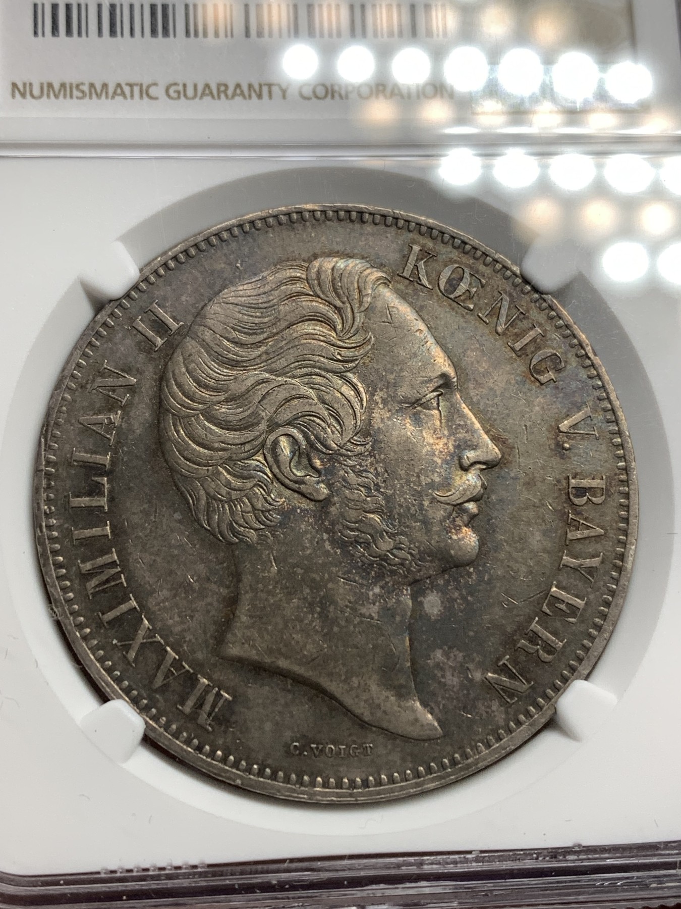 《竞宝斋》第180场-周日，周一2场 (全场包邮) NGC-AU55 1851年德国巴伐利亚双师2泰勒银币，原味包浆。