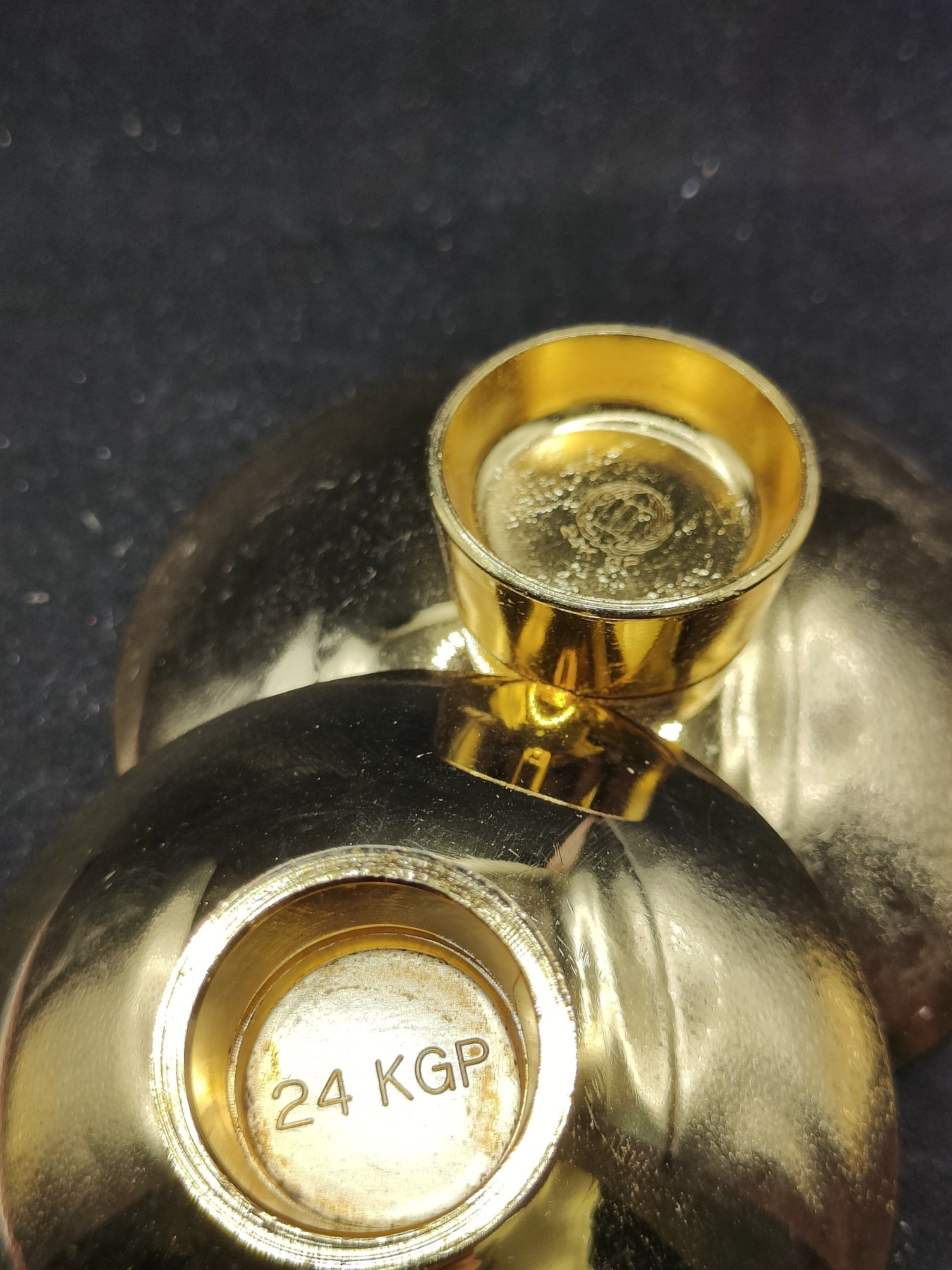 全场0元起拍 第72期 咸鱼国勋章拍卖专场 7月12日（周三）下午6：00开始 日本24k镀金金杯两个