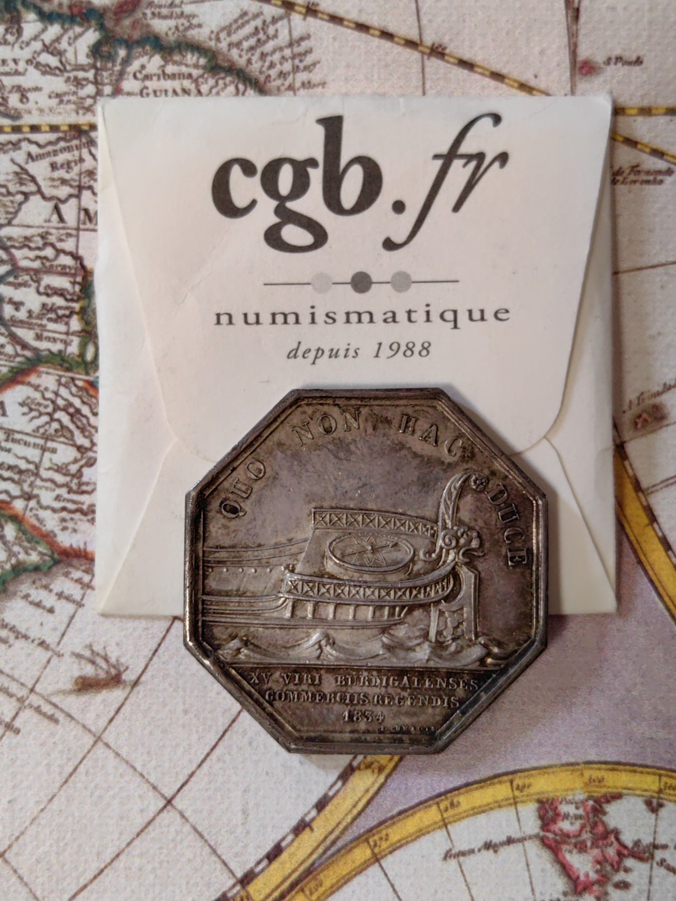橡树集藏-006场 海纳百川 1834年法国银章 波尔多商会 正面是法国国王路易菲利普 背面是运载罗盘的波尔多商船 非常漂亮 镜面底板高浮雕unc顶级品相 黑彩老包浆滴水未下 手指边铭 33mm 20g