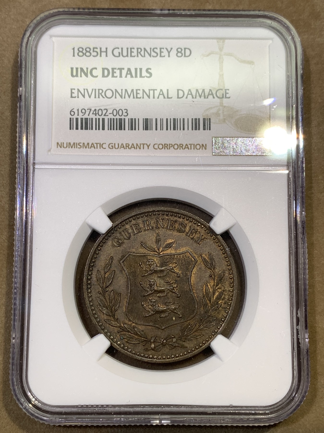 《竞宝斋》第180场-周日，周一2场 (全场包邮) NGC-UNC 1885H 英属根西8道布大铜币，细节极佳，三狮面部清晰可辨，殊为难得。上海NGC严评。