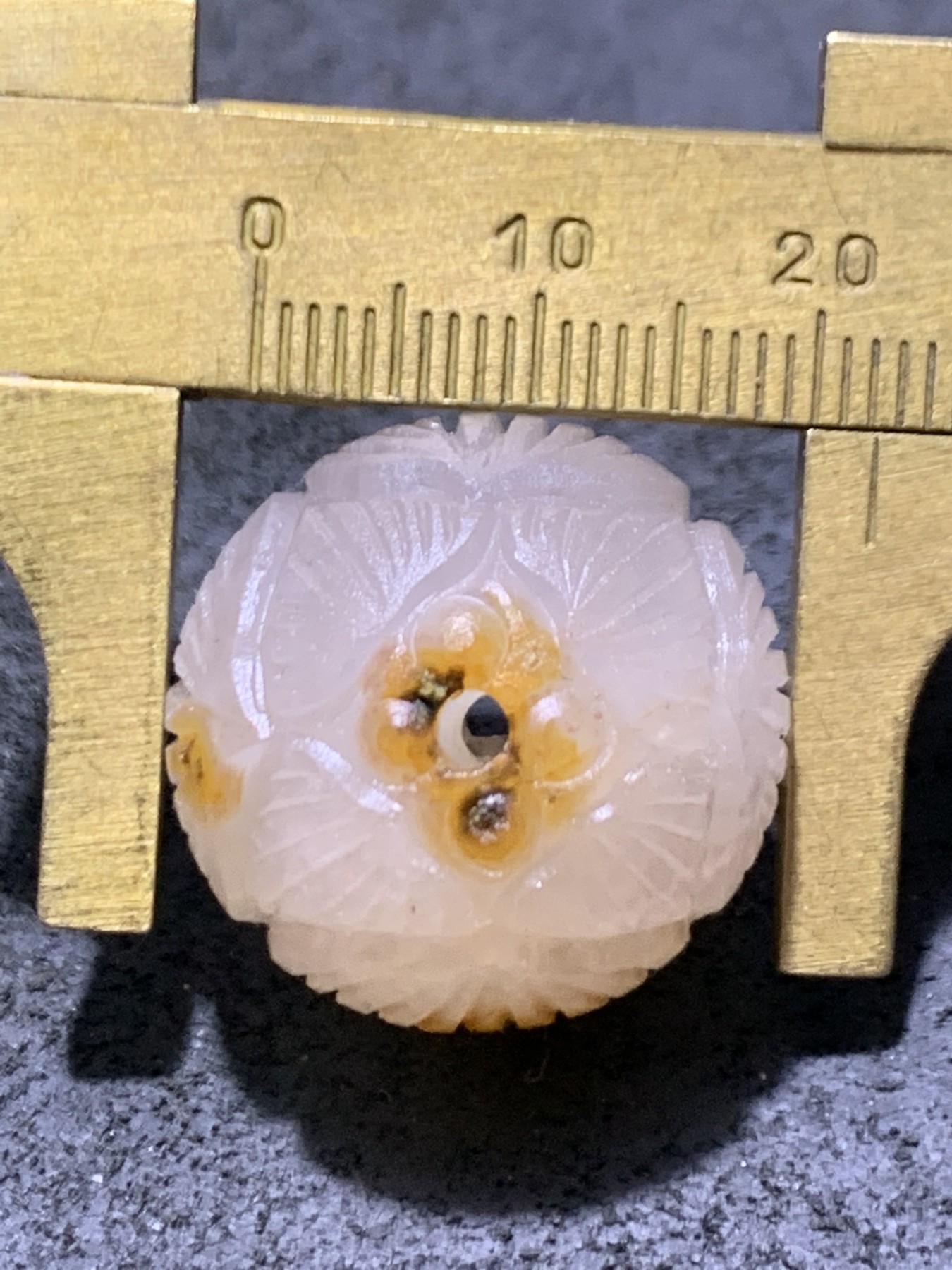 精美满冰原皮亚光战国红玛瑙手工雕刻莲花珠一个，