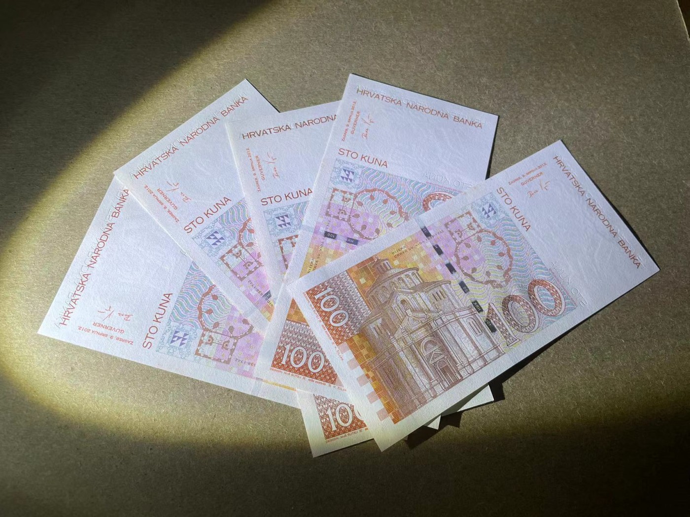 【Blue Auction】✨世界纸币精拍第344期——周日畅拍场【精】 【一组5张】克罗地亚 2012年100库纳 全新UNC