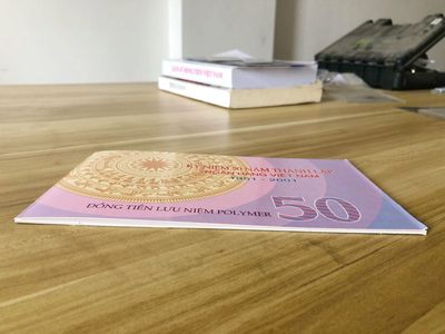 【三泉🏦Quan Se】拍卖第十六期⚖️暨中越同场竞拍第一期🍾🎇 - 【UNC，品相完美】越南2001年50盾塑料纪念钞【第一张塑料钞】【首张纪念钞】【双龙头品种】