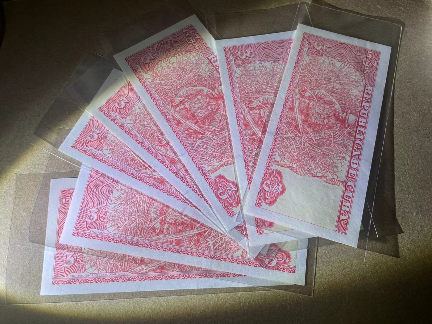 【Blue Auction】✨世界纸币精拍第344期——周日畅拍场【精】 【一组7张】古巴 红色版 切格瓦拉 3比索 UNC/UNC-