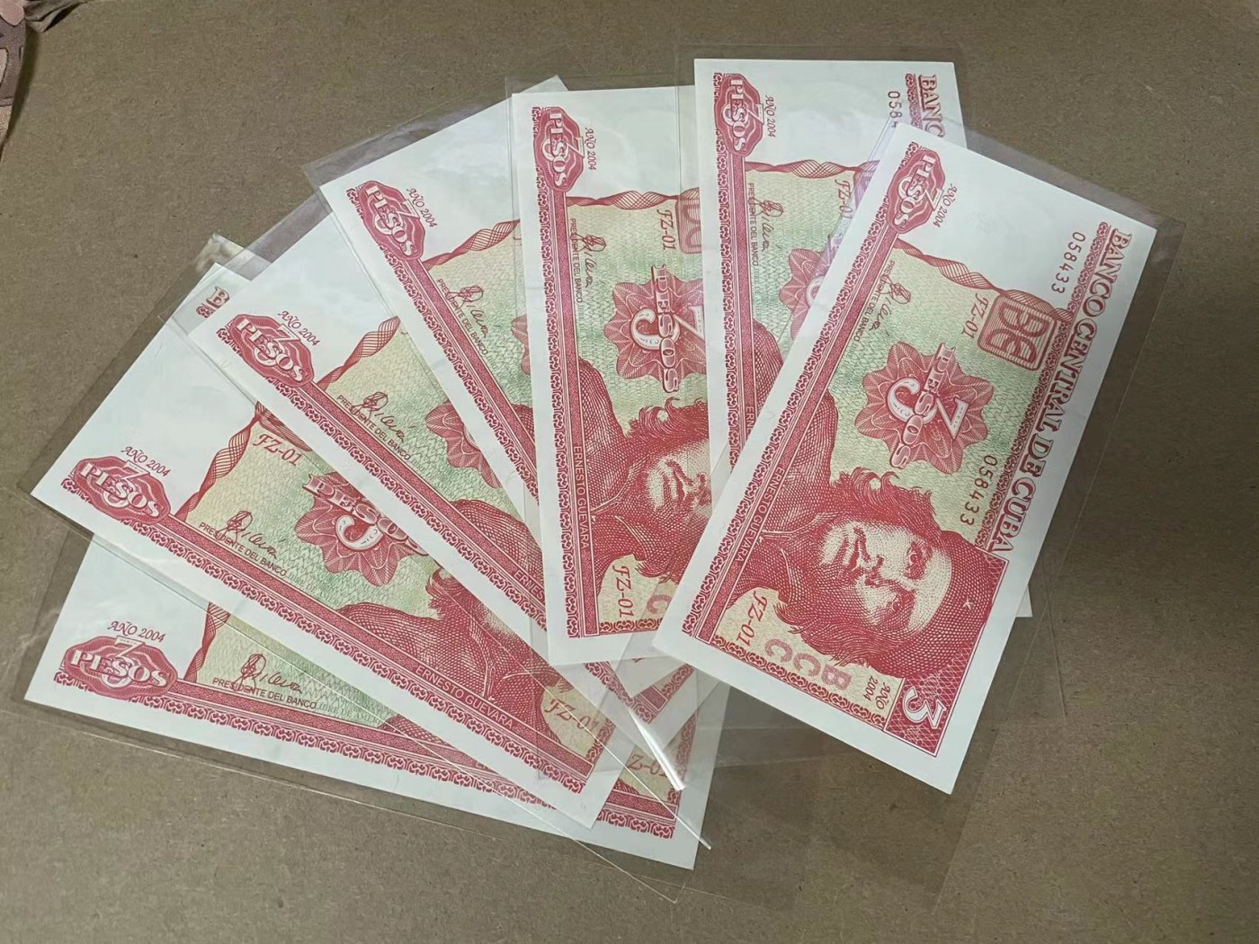 【Blue Auction】✨世界纸币精拍第344期——周日畅拍场【精】 【一组7张】古巴 红色版 切格瓦拉 3比索 UNC/UNC-