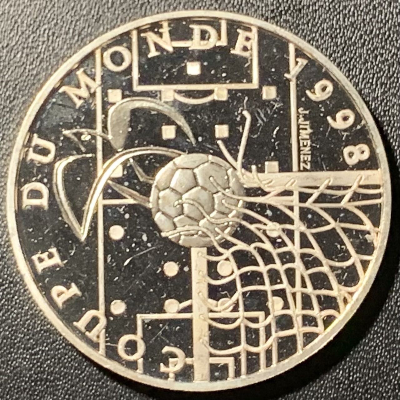 紫瑗钱币——第286期拍卖 法国 1996年 法国世界杯 进球 10法郎 21.16克 0.9银 精制（划痕）