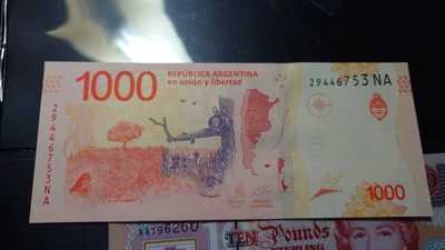 【世界钱币】精选微拍第64期暨2023年第十一期 裸钞专场（有最新展会卖剩品种） 阿根廷1000比索 全新绝品尾号753