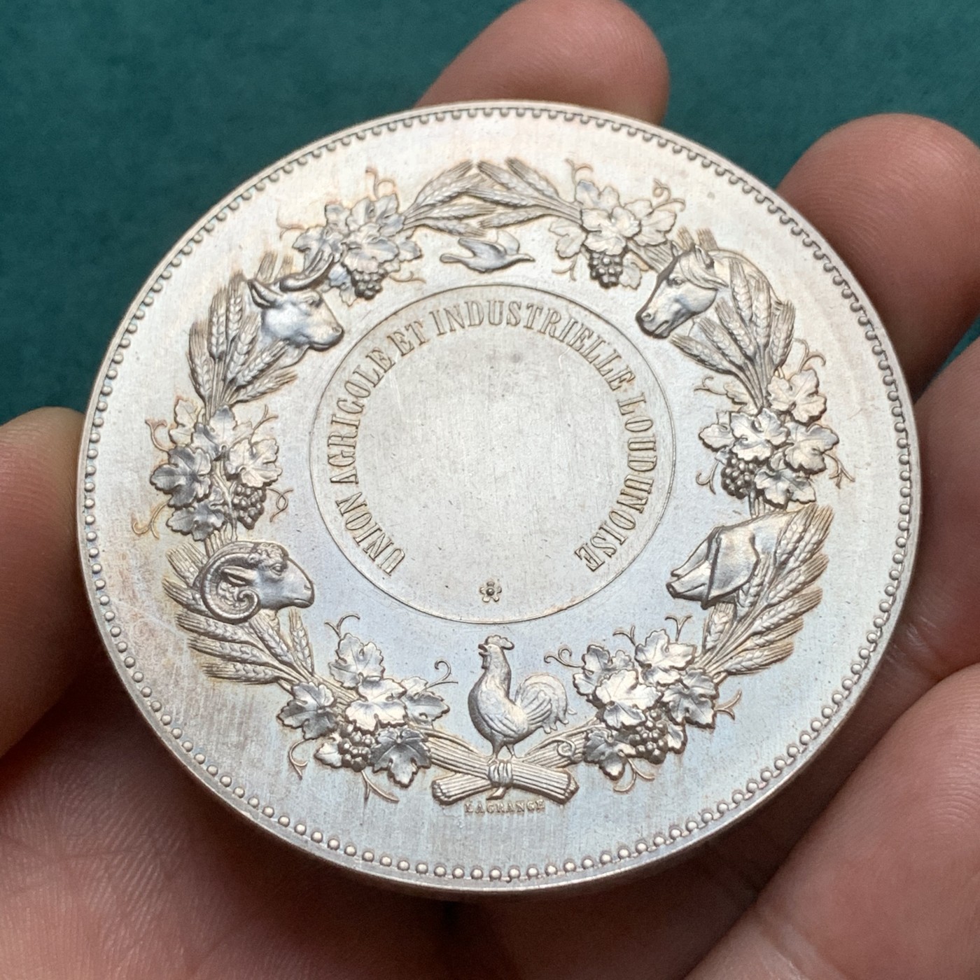 《竞宝斋》八角代币+章牌专场！第182场-周日，周一，周二 3场 (全场包邮) 法国玛丽安娜农业银章，92.42g，57.3mm，丰饶角边铭，品相完好，丝绸底光