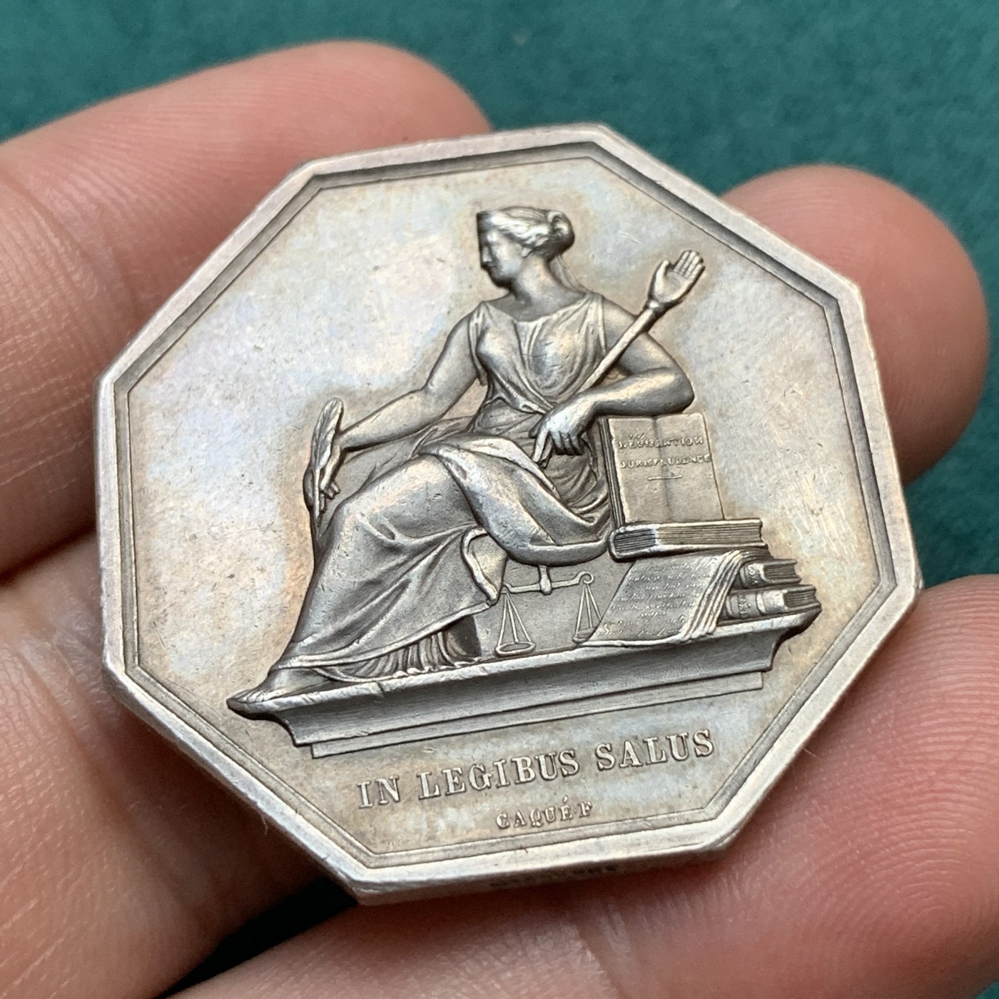 《竞宝斋》八角代币+章牌专场！第182场-周日，周一，周二 3场 (全场包邮) 法国法院新闻杂志JETON 银质八角，24.08g，35mm，手边铭，厚重