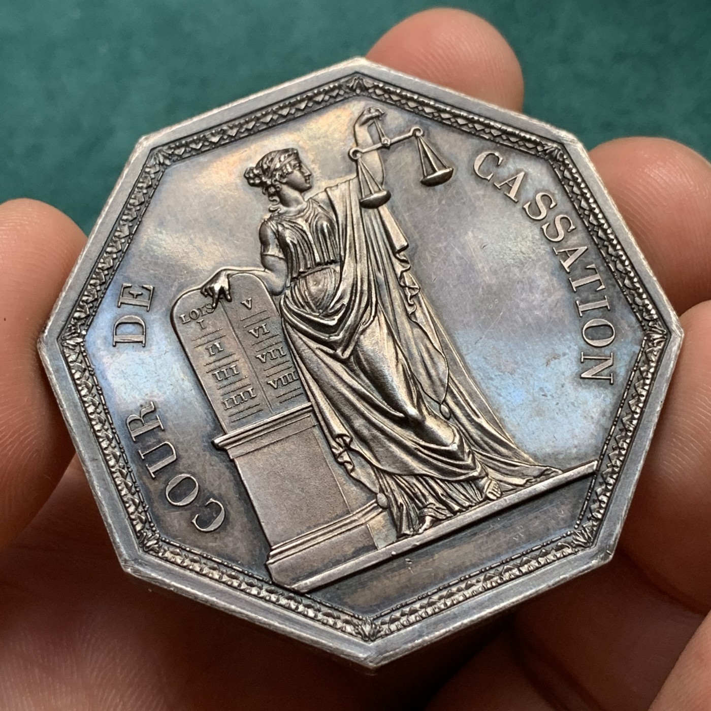 《竞宝斋》八角代币+章牌专场！第182场-周日，周一，周二 3场 (全场包邮) 法国最高法院巨型八角银质代币jeton，手持天平的忒弥斯，64.5g，47.3mm，蜜蜂边铭（1860-1879），非后期丰饶角，油性老包浆