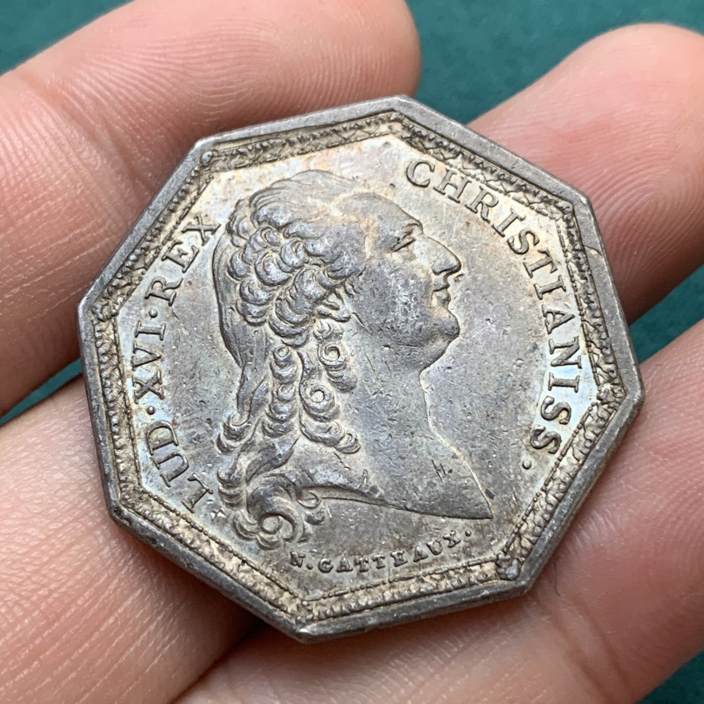 《竞宝斋》八角代币+章牌专场！第182场-周日，周一，周二 3场 (全场包邮) 法国1786年勒阿弗尔格雷斯港保险公司JETON银质八角，17.10g，33mm，早期无边铭，罕见品种，金黄包浆，细节丰富