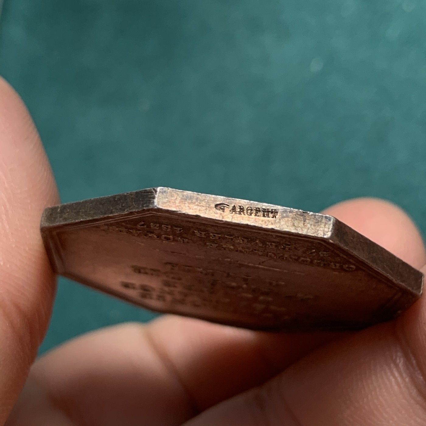 《竞宝斋》八角代币+章牌专场！第182场-周日，周一，周二 3场 (全场包邮) 法国巴黎人火灾保险公司八角银质jeton，20.20g，36.3mm，手指边铭