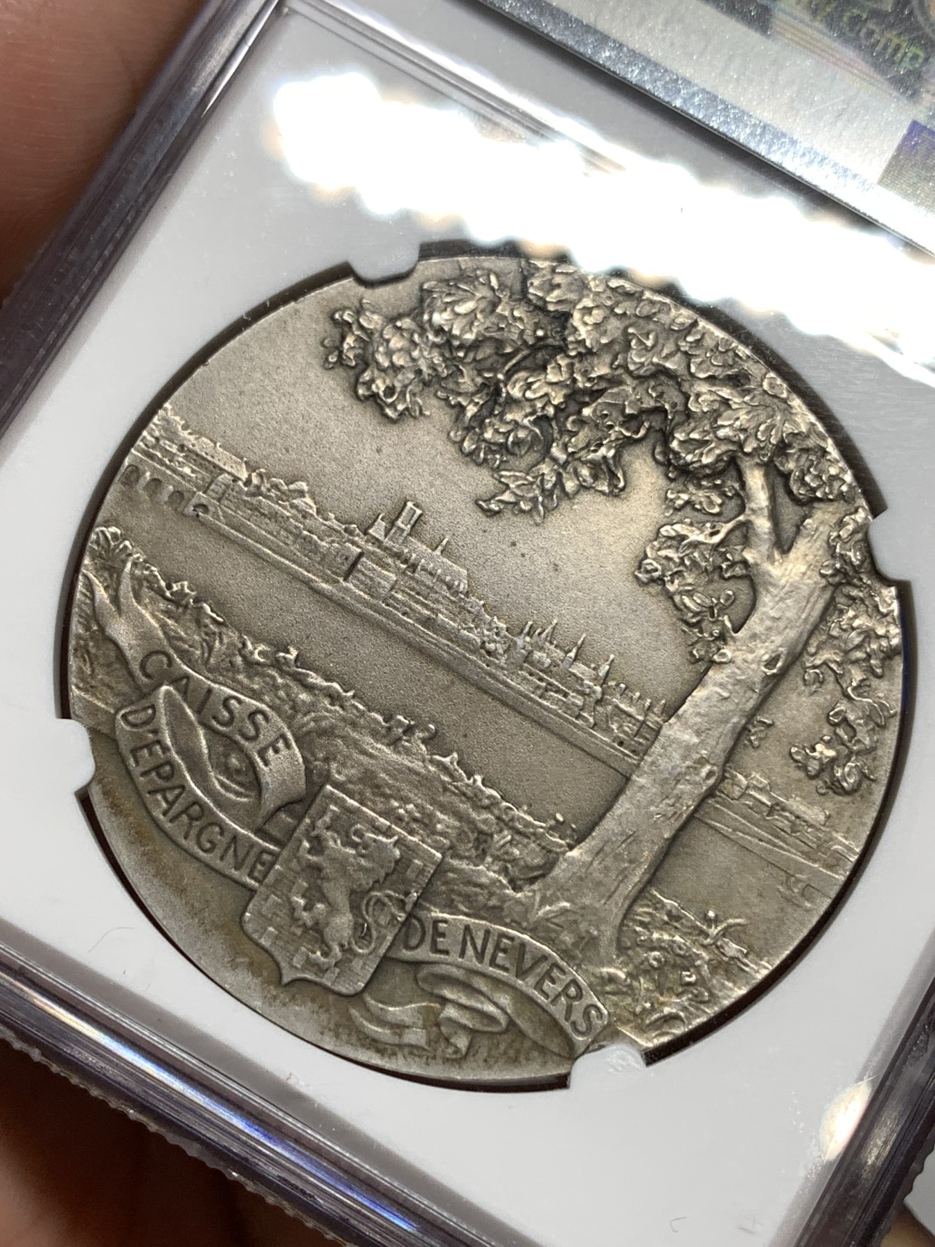 《竞宝斋》八角代币+章牌专场！第182场-周日，周一，周二 3场 (全场包邮) NGC-MS64 法国纳维尔储蓄银行纪念银章，细节丰富