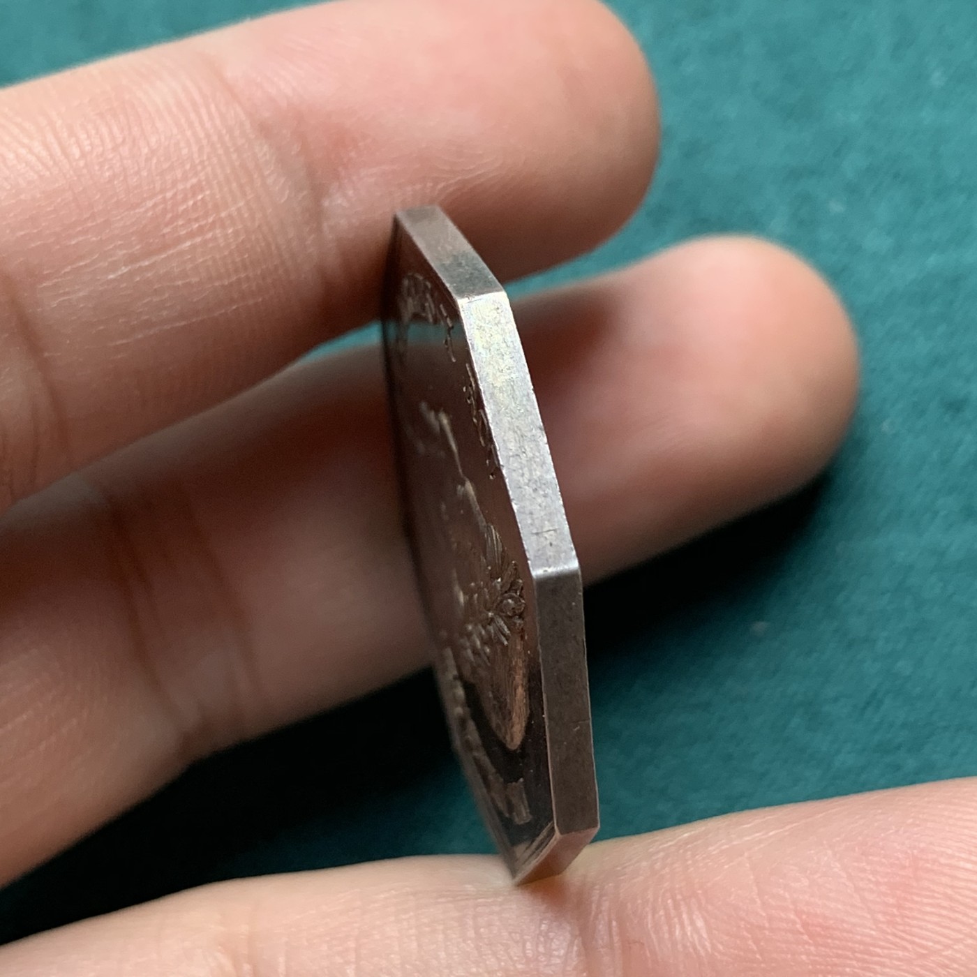 《竞宝斋》八角代币+章牌专场！第182场-周日，周一，周二 3场 (全场包邮) 法国勒阿弗尔商会八角银质jeton，14.55g，31.8mm，早期无边铭