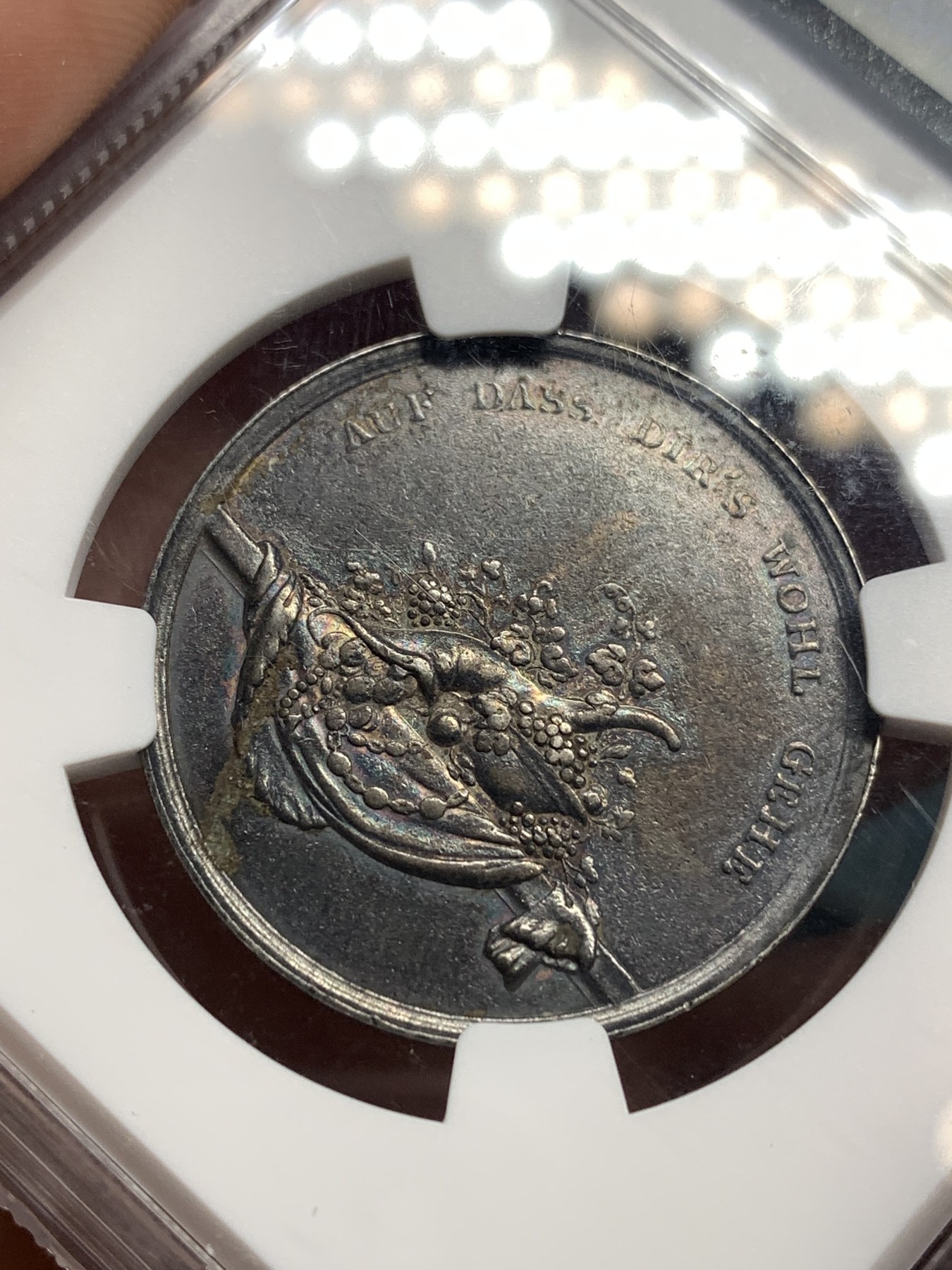 《竞宝斋》八角代币+章牌专场！第182场-周日，周一，周二 3场 (全场包邮) NGC AU50 德国 19世纪初儿童教育纪念银章 双面黑色包浆 双面带金彩，真正的黑金，LOOS作品，高浮雕