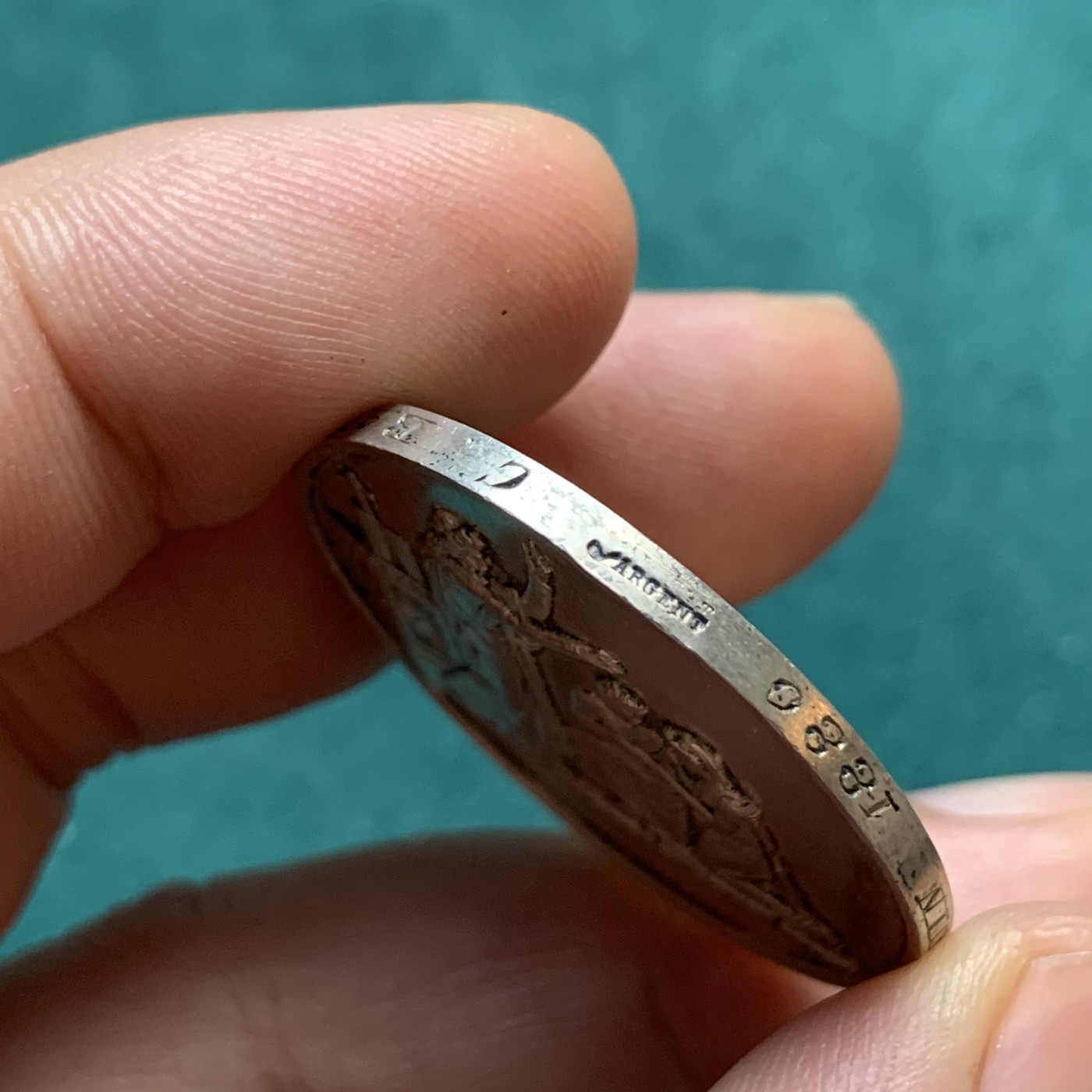 《竞宝斋》八角代币+章牌专场！第182场-周日，周一，周二 3场 (全场包邮) 法国结婚纪念银章，16.36g，33.7mm，烟斗边铭（1879年仅铸造几个月）