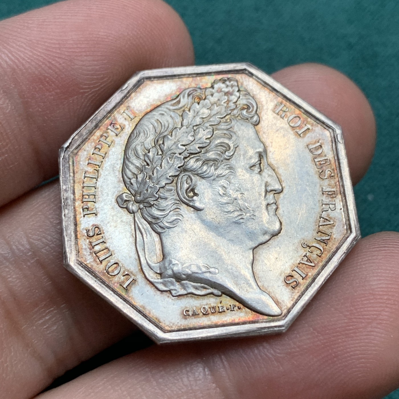 《竞宝斋》八角代币+章牌专场！第182场-周日，周一，周二 3场 (全场包邮) 法国路易菲利普皇家医学会JETON银质八角代币，10.91g，30.3mm，神灯边铭