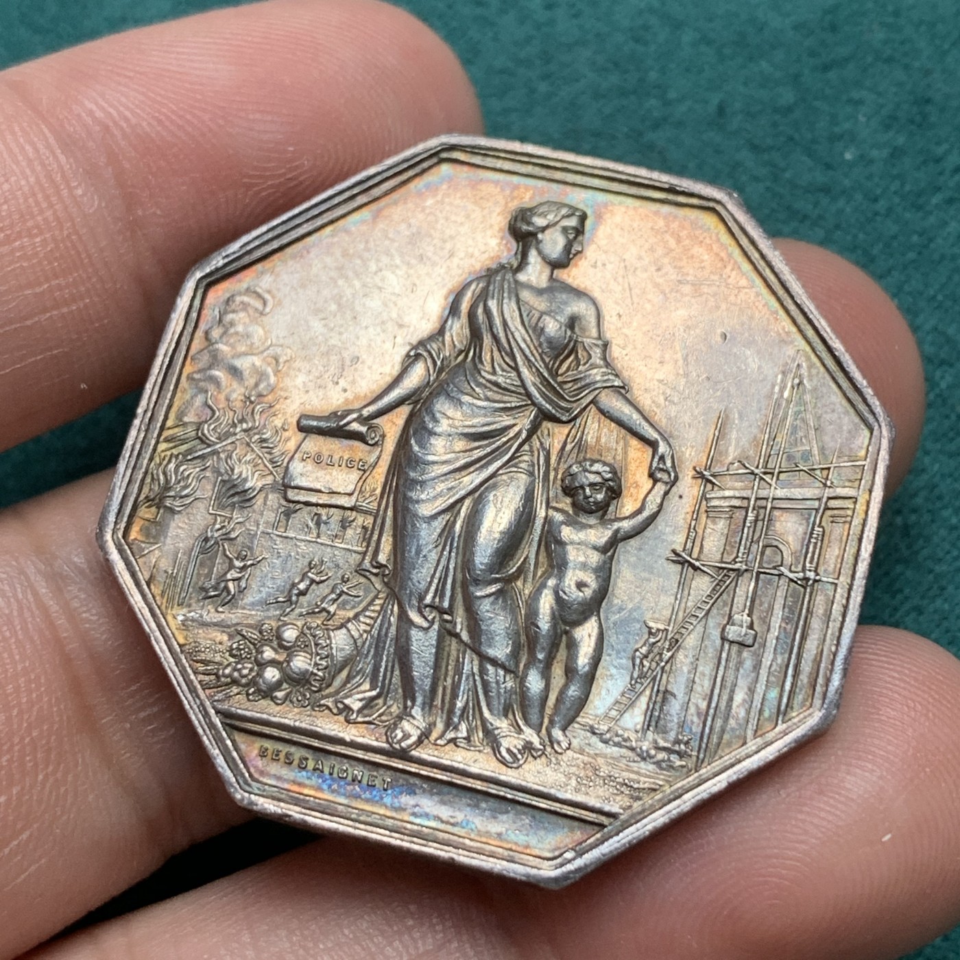 《竞宝斋》八角代币+章牌专场！第182场-周日，周一，周二 3场 (全场包邮) 法国人寿保险工会八角银章，蜜蜂Argent边铭，21.22克36.8mm，五彩包浆