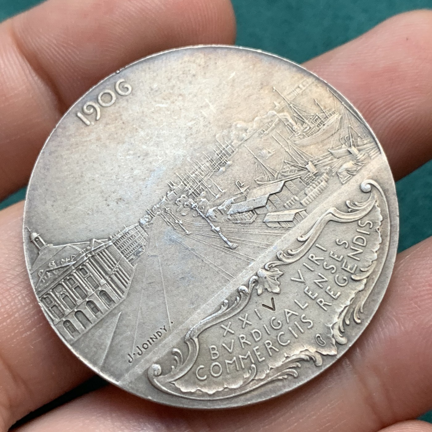 《竞宝斋》八角代币+章牌专场！第182场-周日，周一，周二 3场 (全场包邮) 少见的法国波尔多商会银章，29.34g，40mm，丰饶角+2银标，正反面均细节丰富，品相完好