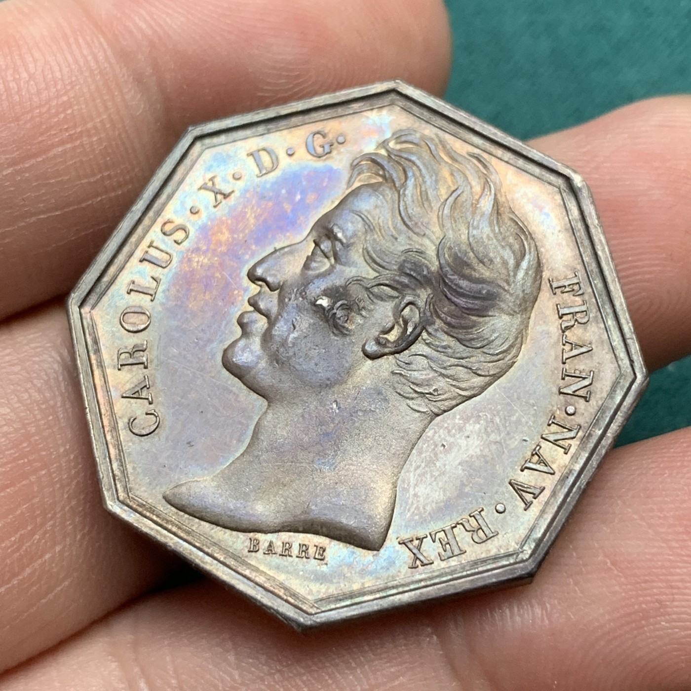 《竞宝斋》八角代币+章牌专场！第182场-周日，周一，周二 3场 (全场包邮) 法国鲁昂市政府八角银质代币，17.85g，32.5mm，1832年之前早期无边铭，黄油彩