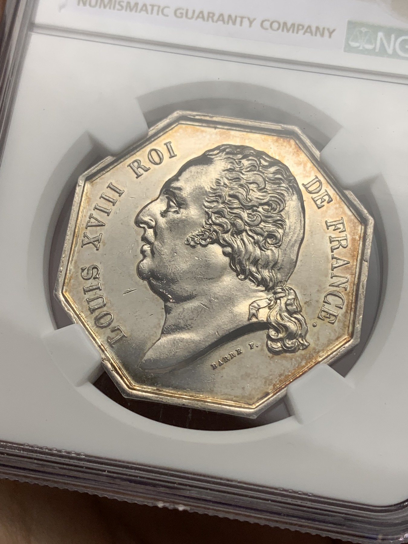 《竞宝斋》八角代币+章牌专场！第182场-周日，周一，周二 3场 (全场包邮) NGC MS62 法国 巴黎火灾 八角银质代币  亮度细节都很不错 背面好看