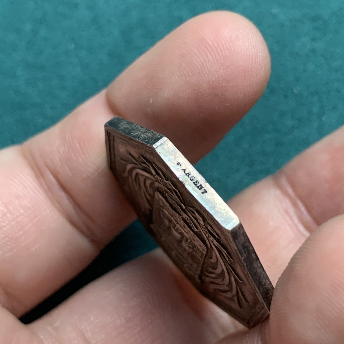 《竞宝斋》八角代币+章牌专场！第182场-周日，周一，周二 3场 (全场包邮) 法国八角银章，南特商会，13.52g，31.5mm，蜜蜂边铭，黄油彩包浆不错