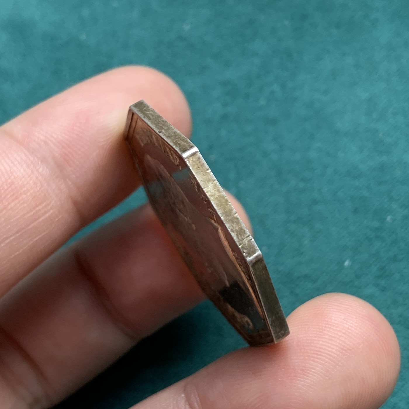 《竞宝斋》八角代币+章牌专场！第182场-周日，周一，周二 3场 (全场包邮) 法国波尔多市议会八角银质代币，15.29g，33.2mm，早期无边铭，金黄包浆