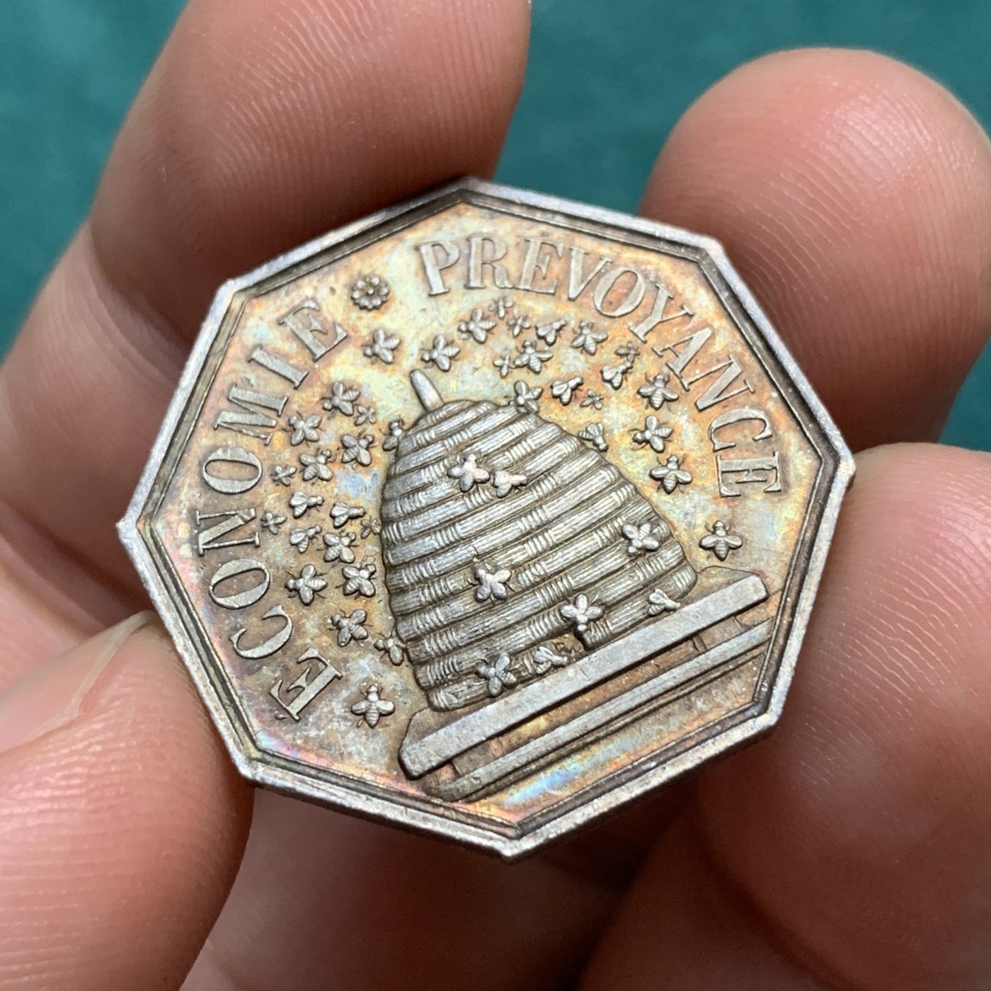 《竞宝斋》八角代币+章牌专场！第182场-周日，周一，周二 3场 (全场包邮) 法国瓦朗谢讷储蓄银行八角银质代币，10.53g，27.6mm，丰饶角边铭，金黄包浆