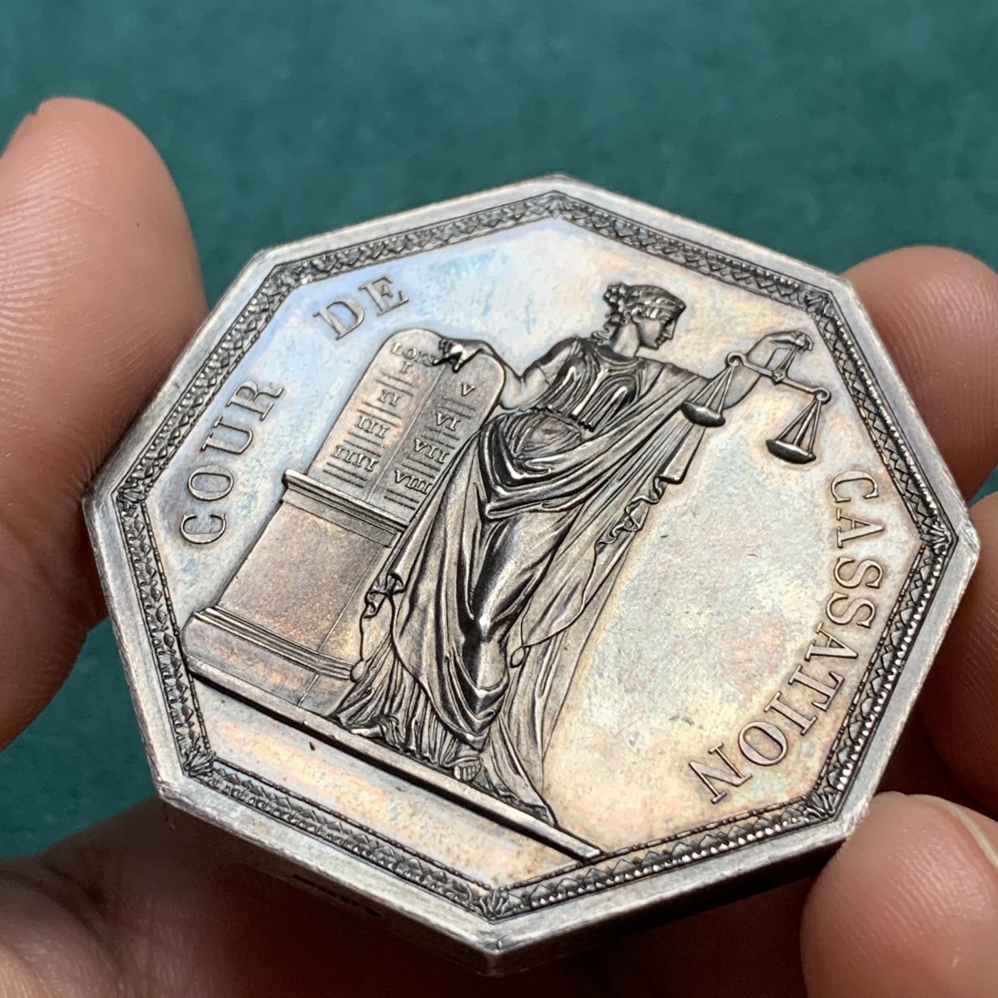 《竞宝斋》八角代币+章牌专场！第182场-周日，周一，周二 3场 (全场包邮) 法国最高法院巨型八角银质代币jeton，手持天平的忒弥斯，64.5g，47.3mm，蜜蜂边铭（1860-1879），非后期丰饶角，油性老包浆