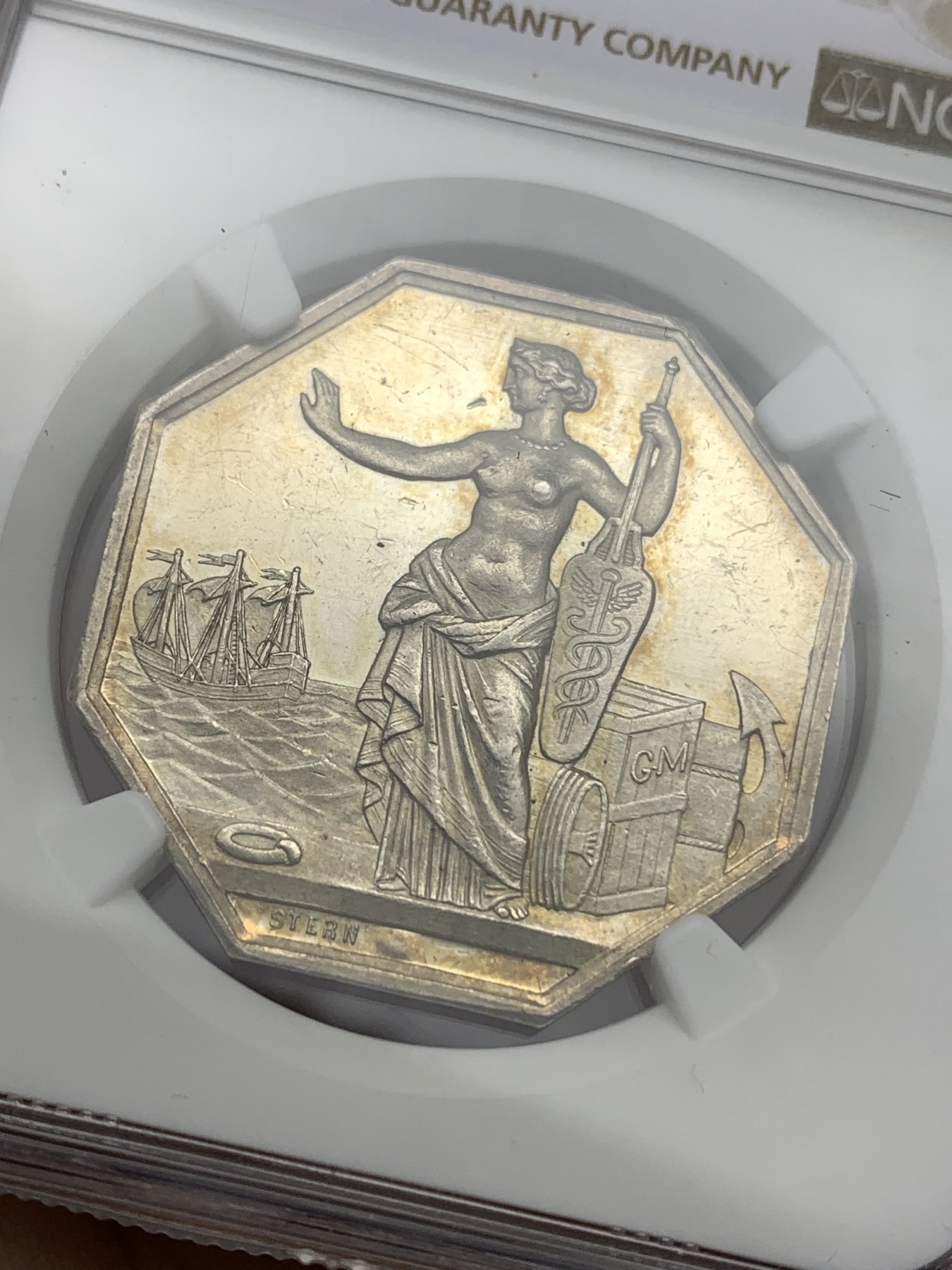 《竞宝斋》八角代币+章牌专场！第182场-周日，周一，周二 3场 (全场包邮) NGC MS61 法国  巴黎保险  银质八角代币 少见品种 背景的帆船细节太好了