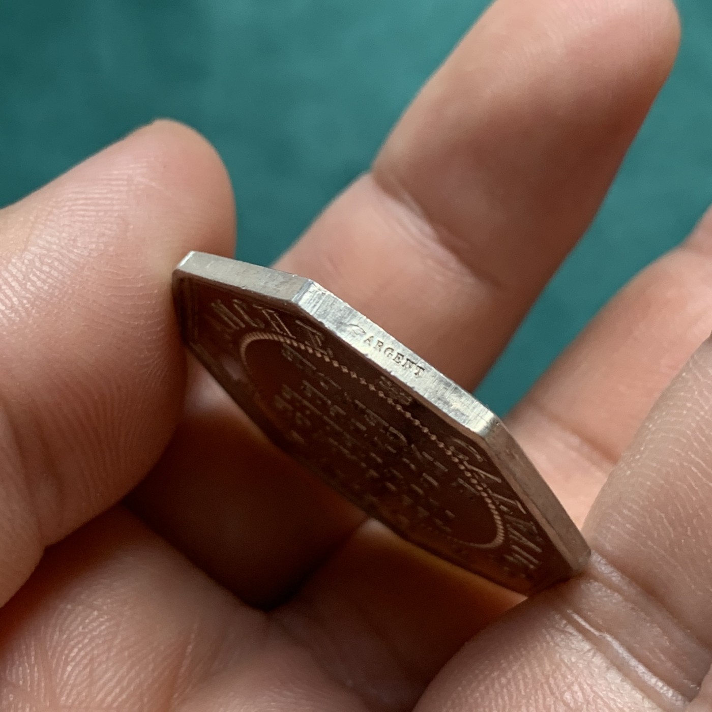 《竞宝斋》八角代币+章牌专场！第182场-周日，周一，周二 3场 (全场包邮) 法国八角银质代币，火灾互助保险，13.72g，31.9mm，手指边铭（1845-1860），