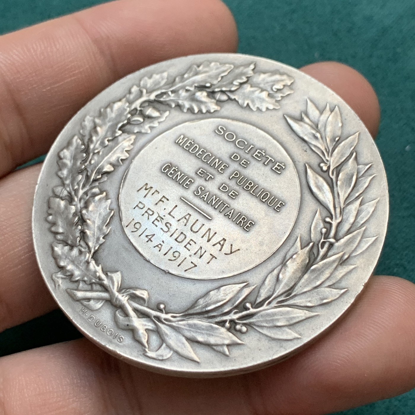 《竞宝斋》八角代币+章牌专场！第182场-周日，周一，周二 3场 (全场包邮) 经典的法国“云端天使”银章，60.42g，50mm，丰饶角+1银标，右边有些许擦损，其余品相完好