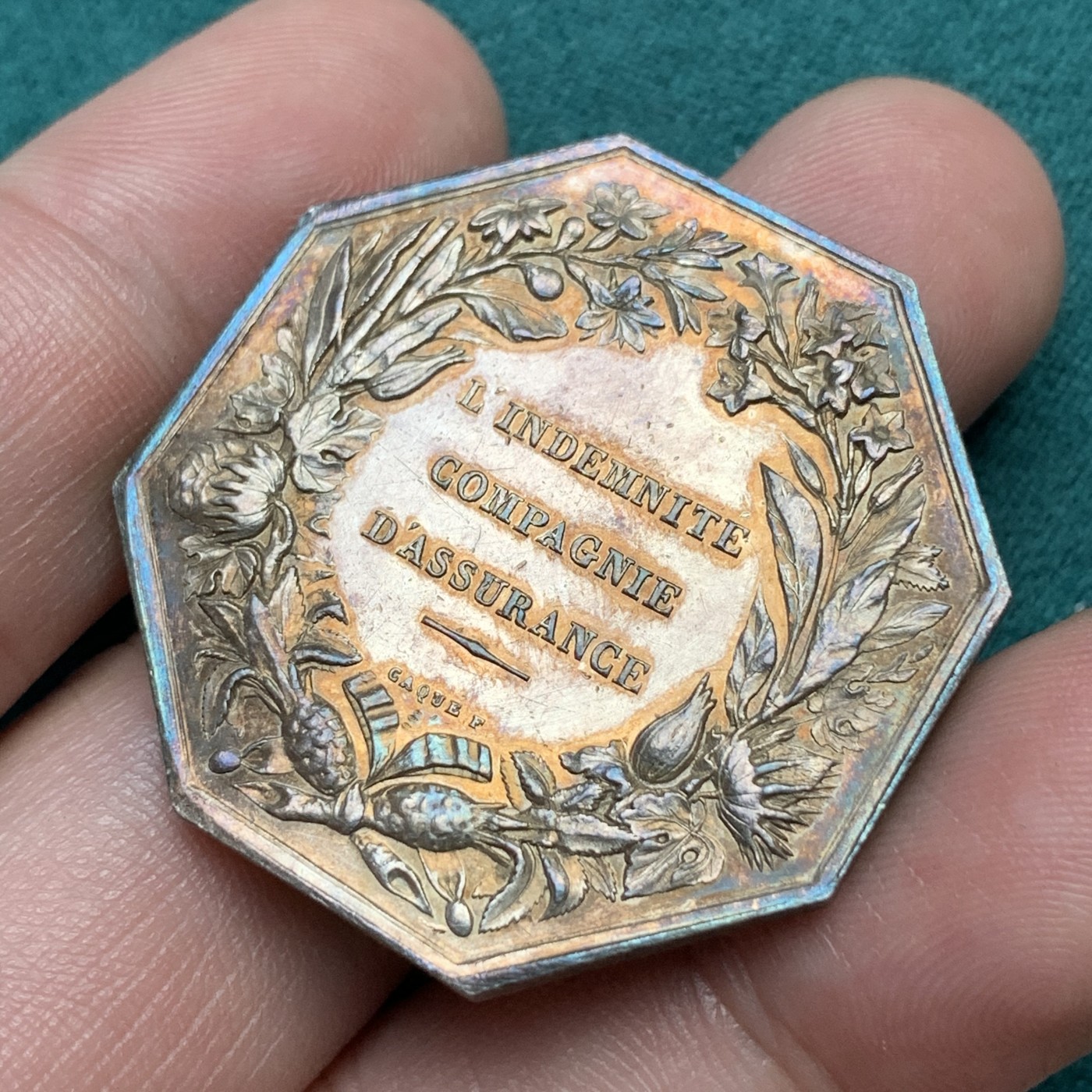 《竞宝斋》八角代币+章牌专场！第182场-周日，周一，周二 3场 (全场包邮) 少见的法国海上火灾保险公司银质八角代用币，20.68g，36.3mm，船首边铭（1842-1845）