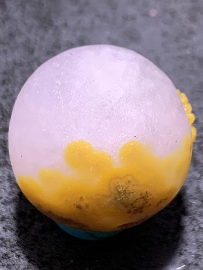 精美亚光高玉化冰飘战国红玛瑙手工俏色巧护花使者随形珠子一颗！ 精美亚光高玉化冰飘战国红玛瑙手工俏色巧护花使者随形珠子一颗！