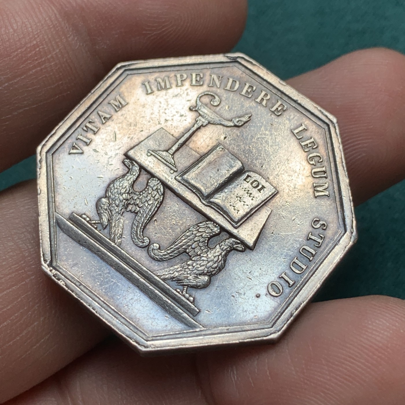 《竞宝斋》八角代币+章牌专场！第182场-周日，周一，周二 3场 (全场包邮) 法国上诉法院和法律辩护八角银质jeton，16.7mm，33.6mm，蜜蜂边铭