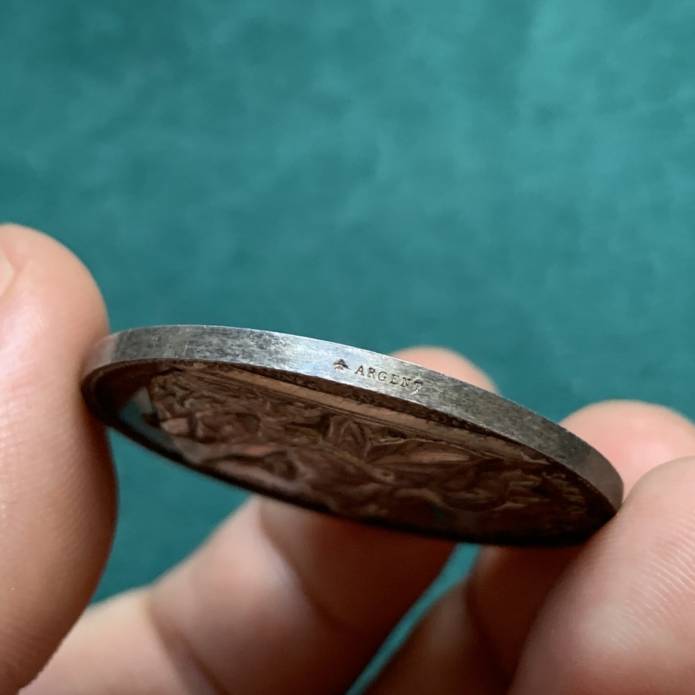 《竞宝斋》八角代币+章牌专场！第182场-周日，周一，周二 3场 (全场包邮) 法国银章，里昂丝绸协会，22.20g，37.7mm，蜜蜂边铭，高浮雕，黄油彩