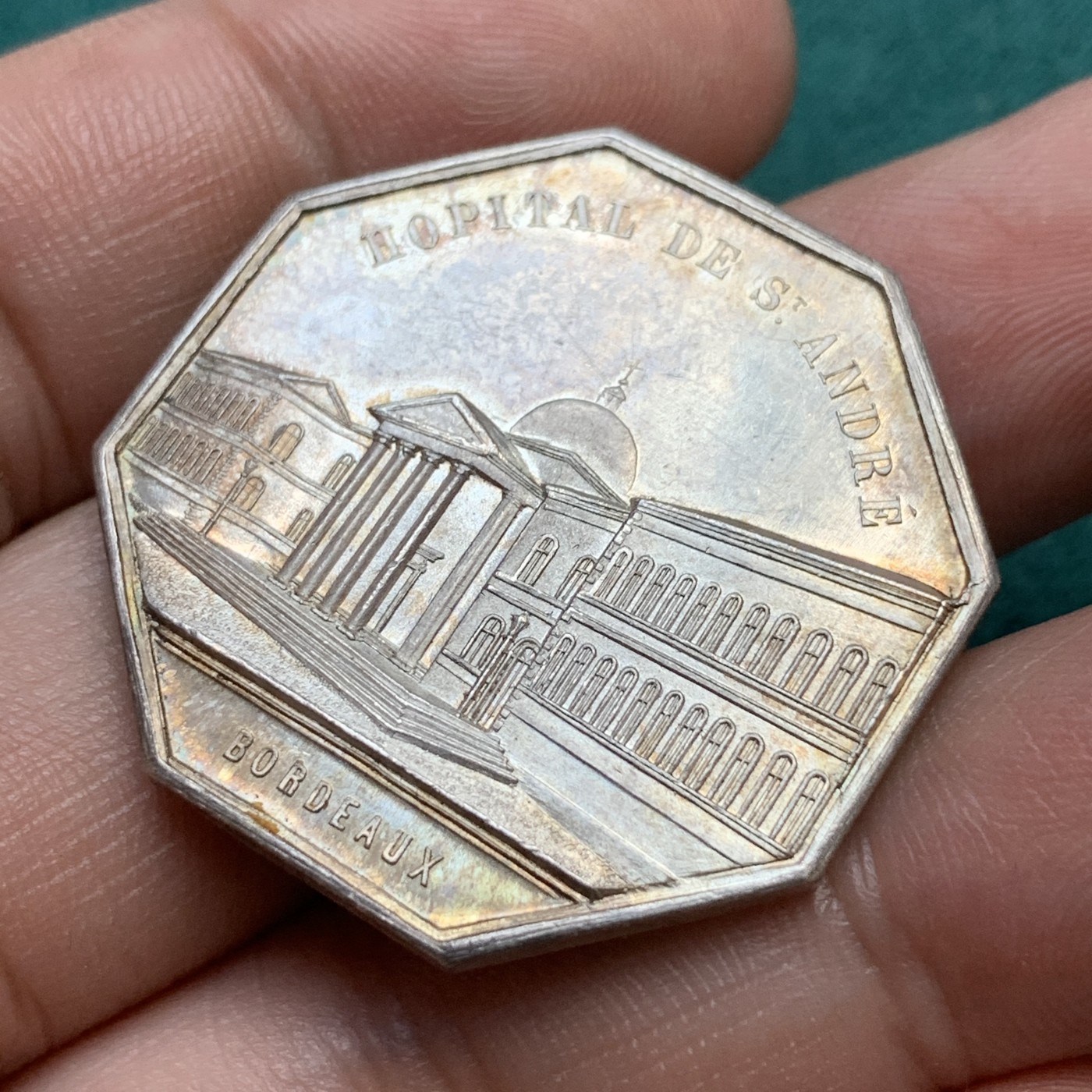 《竞宝斋》八角代币+章牌专场！第182场-周日，周一，周二 3场 (全场包邮) 法国圣安德烈医院八角银质jeton，西方医学之父希波克拉底，16.93g，33.3mm，丰饶角边铭