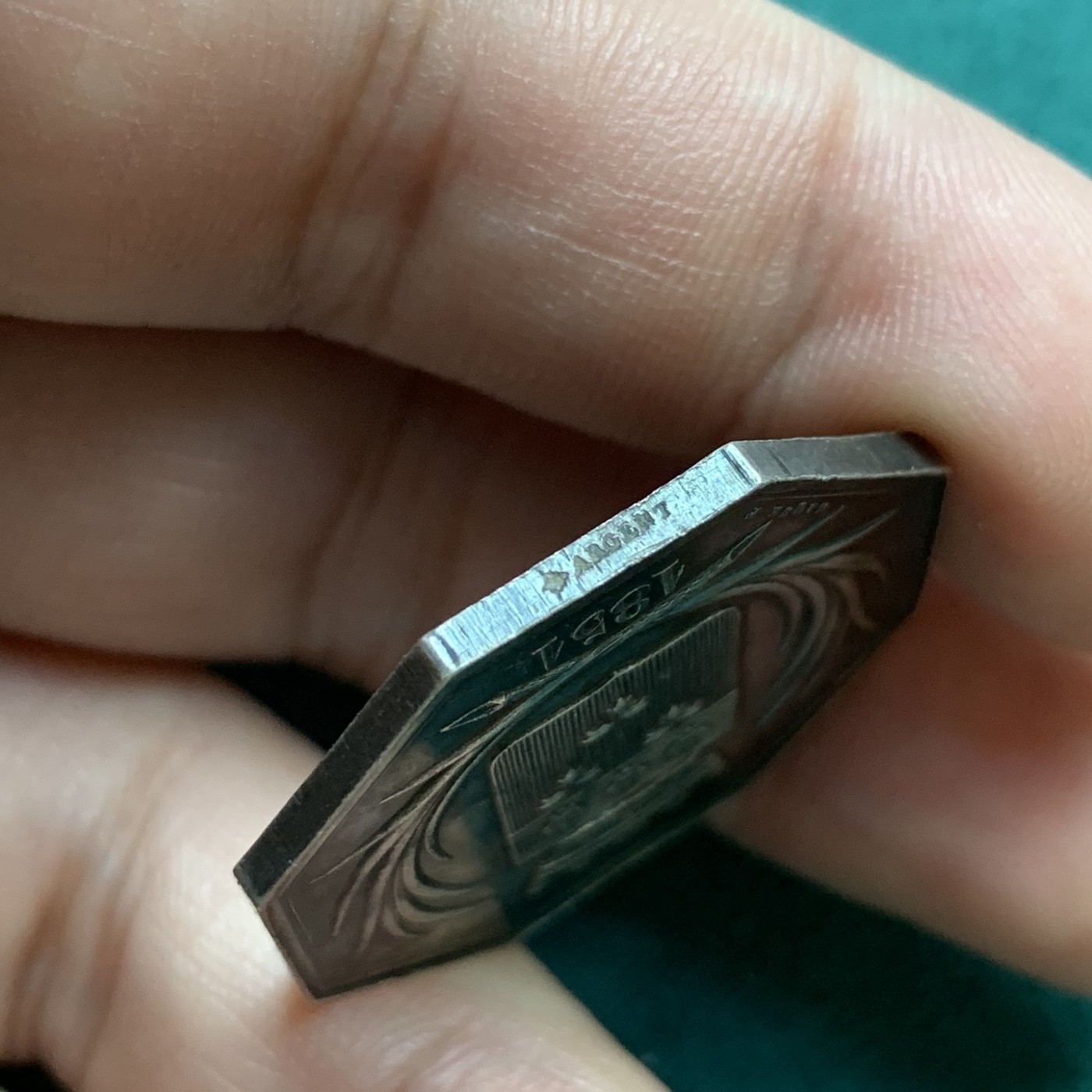 《竞宝斋》八角代币+章牌专场！第182场-周日，周一，周二 3场 (全场包邮) 法国八角银质代币，奥尔良科学与艺术协会，13.05g，30.4mm，蜜蜂边铭，云端上的太阳神阿波罗与智慧女神密涅瓦