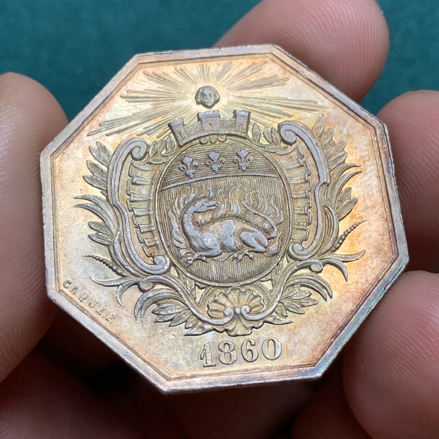 《竞宝斋》八角代币+章牌专场！第182场-周日，周一，周二 3场 (全场包邮) 法国勒阿弗尔海事保险公司八角银章jeton，19.01g，35.3mm，蜜蜂边铭，五彩包浆，少见地球品种