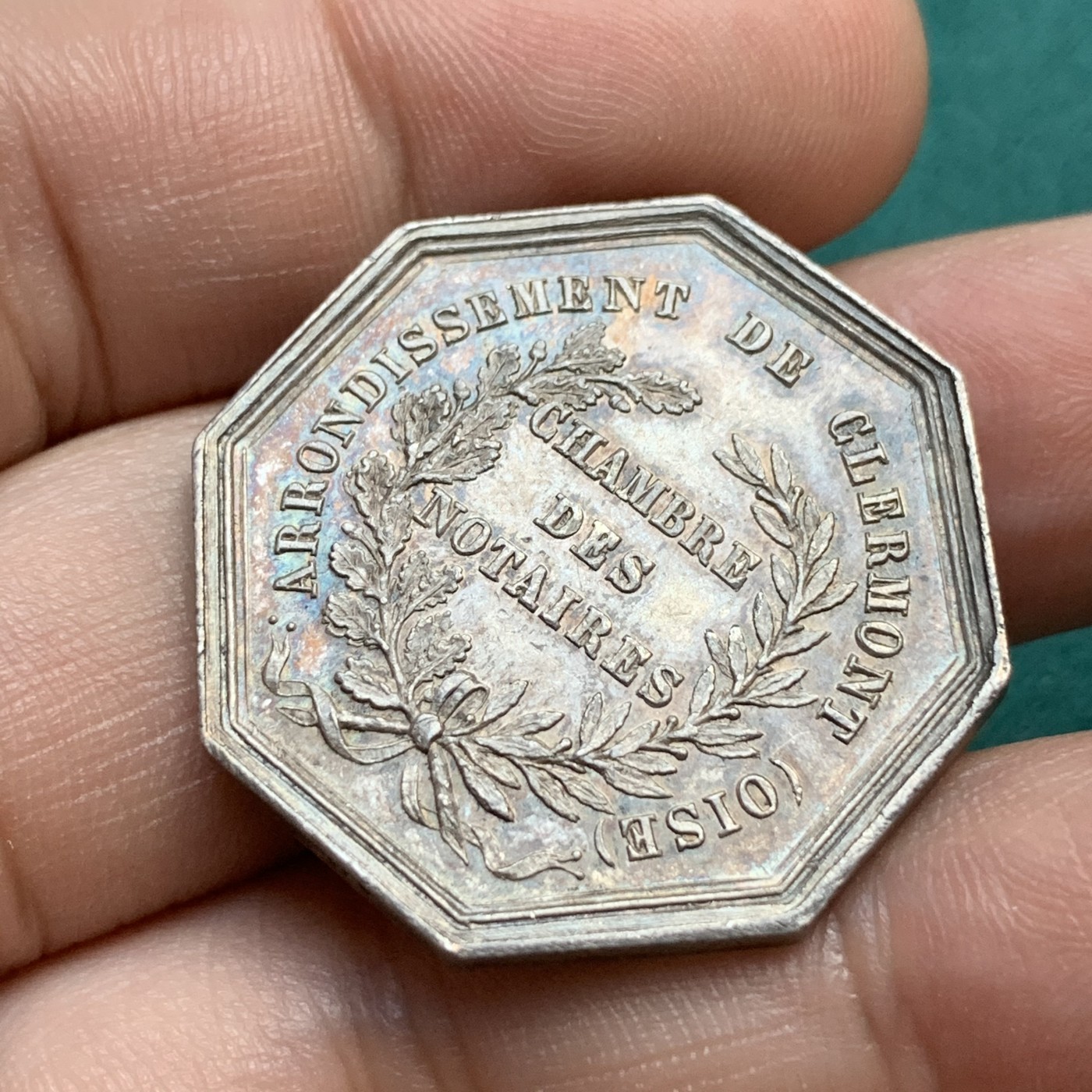 《竞宝斋》八角代币+章牌专场！第182场-周日，周一，周二 3场 (全场包邮) 法国克莱蒙地区公证处JETON银质八角代币，13.78g，30.6mm，蜜蜂边铭