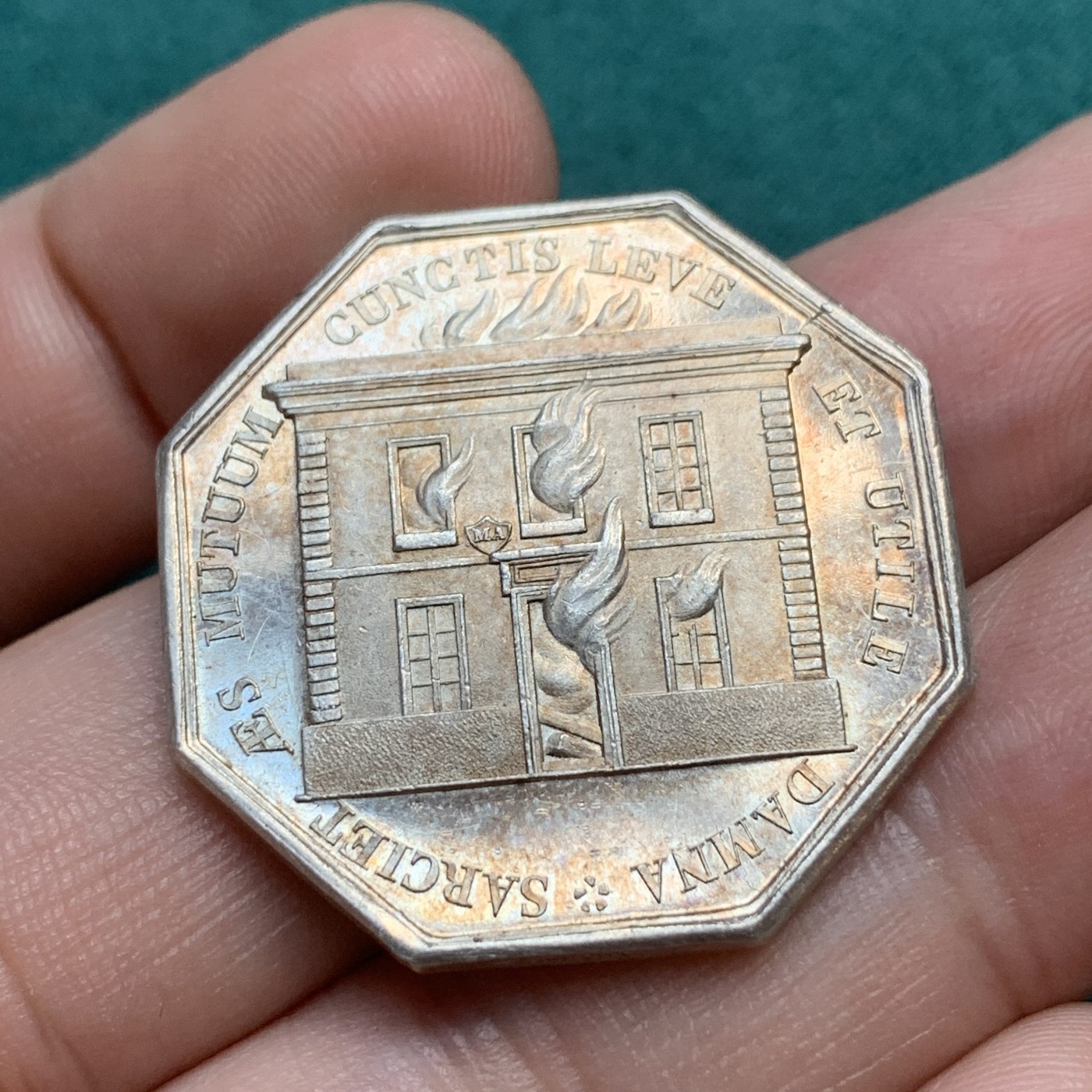 《竞宝斋》八角代币+章牌专场！第182场-周日，周一，周二 3场 (全场包邮) 法国八角银质代币，火灾互助保险，13.72g，31.9mm，手指边铭（1845-1860），