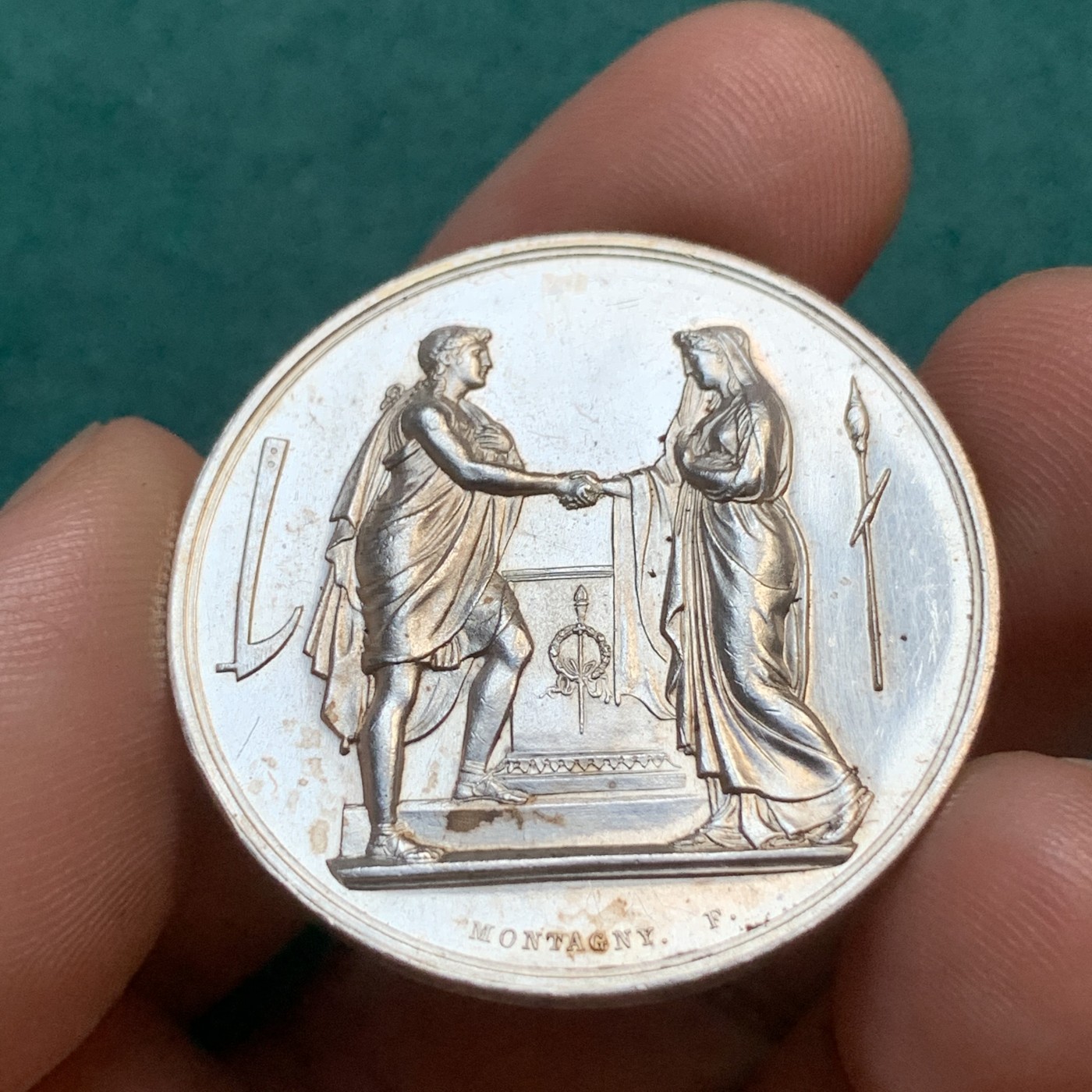 《竞宝斋》八角代币+章牌专场！第182场-周日，周一，周二 3场 (全场包邮) 法国结婚纪念银章，17.89g，34.8mm，丰饶角边铭