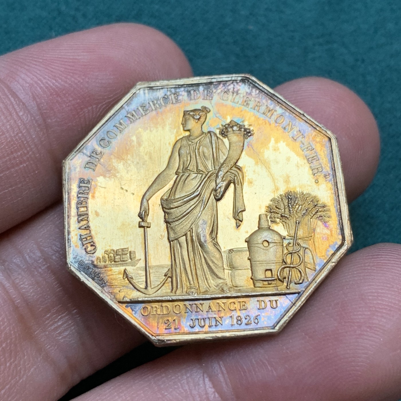 《竞宝斋》八角代币+章牌专场！第182场-周日，周一，周二 3场 (全场包邮) 法国 少见克莱蒙商会镀金八角银质代币，30.6mm，12.00g，蜜蜂边铭（1860-1879）