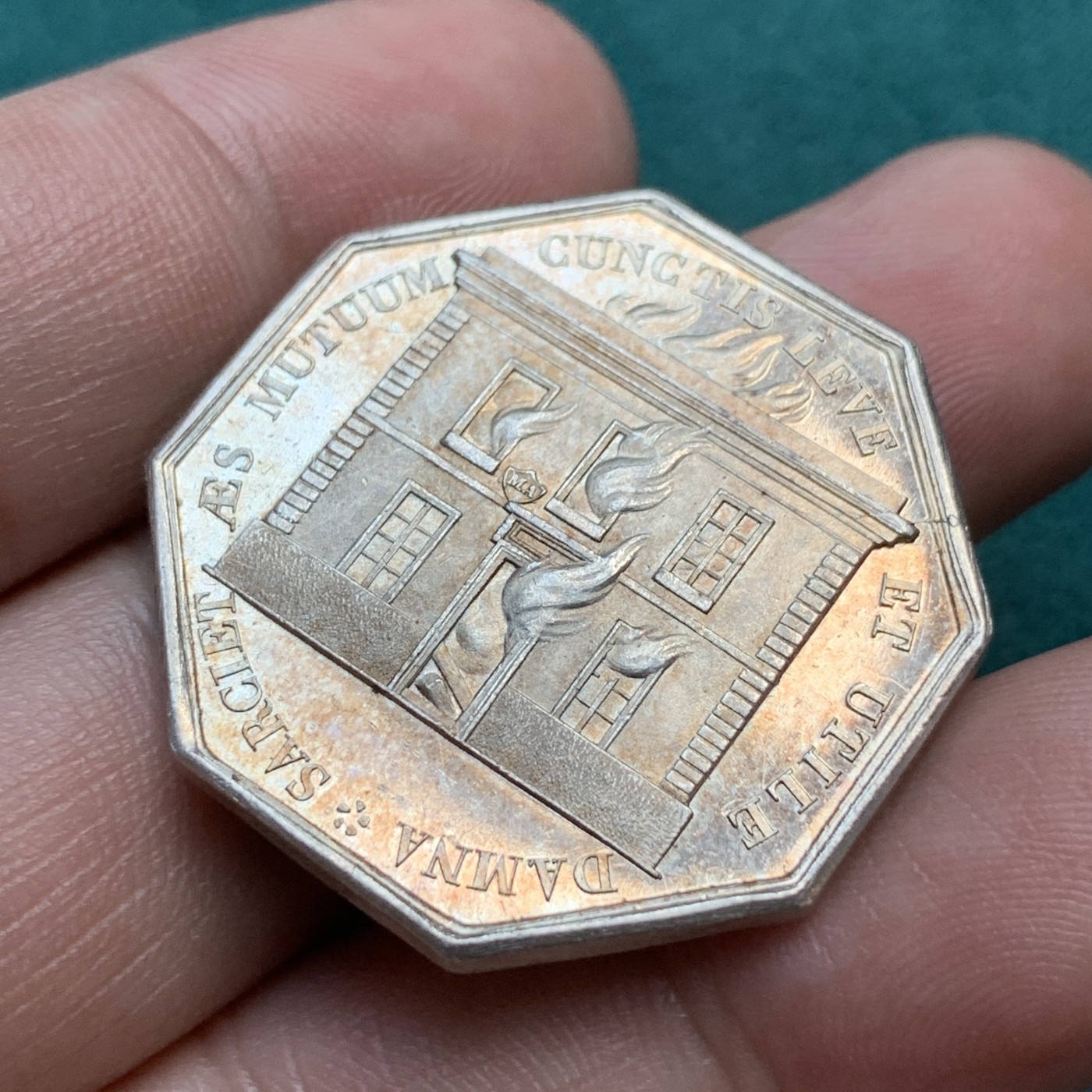 《竞宝斋》八角代币+章牌专场！第182场-周日，周一，周二 3场 (全场包邮) 法国八角银质代币，火灾互助保险，13.72g，31.9mm，手指边铭（1845-1860），