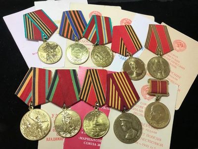 戎马世界章牌大赏第41期 - 苏联卫国战争乌克兰籍女战士套章